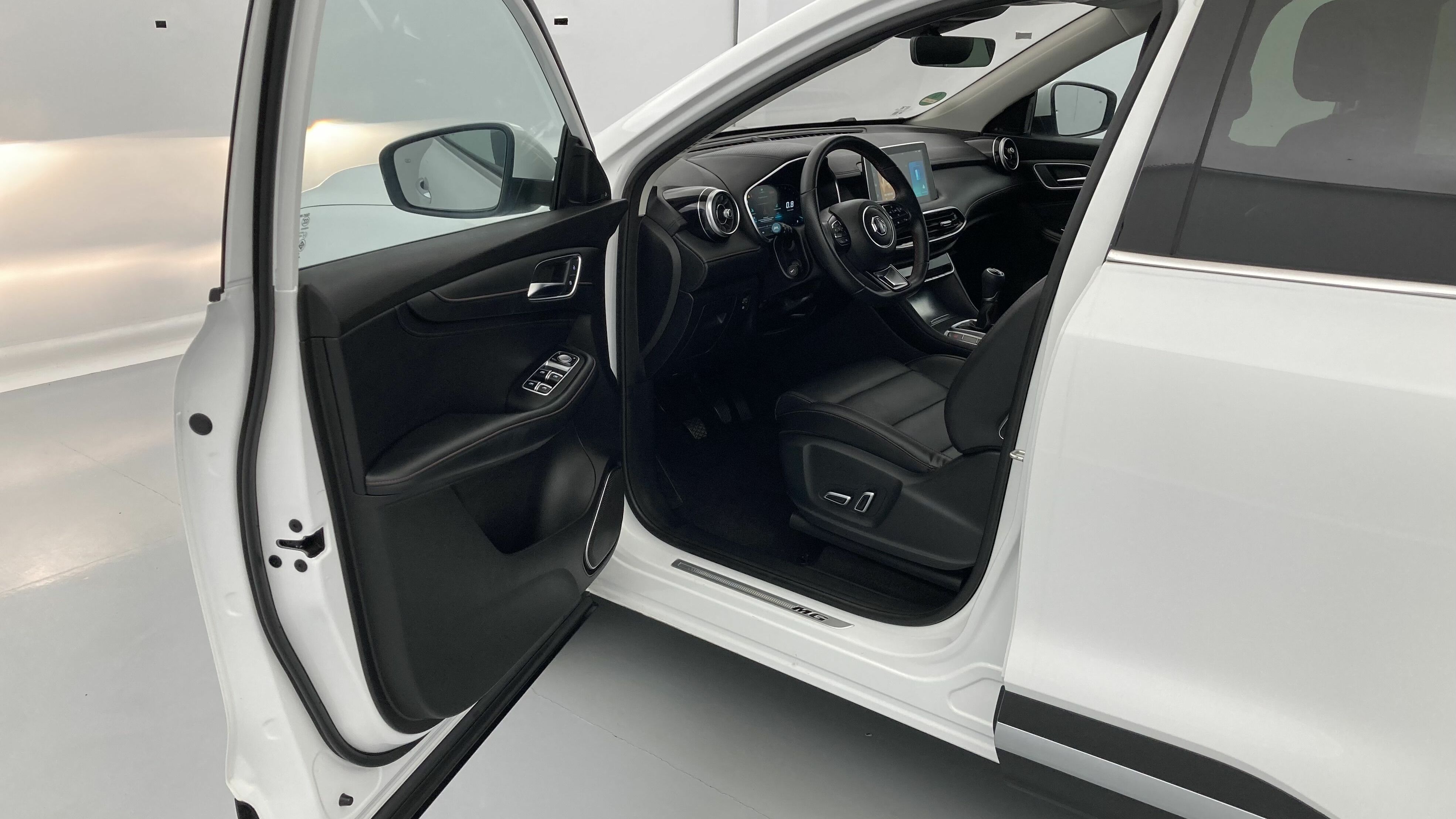 mg hs comfort 1.5 T-GDI 162 2023 dover white 13