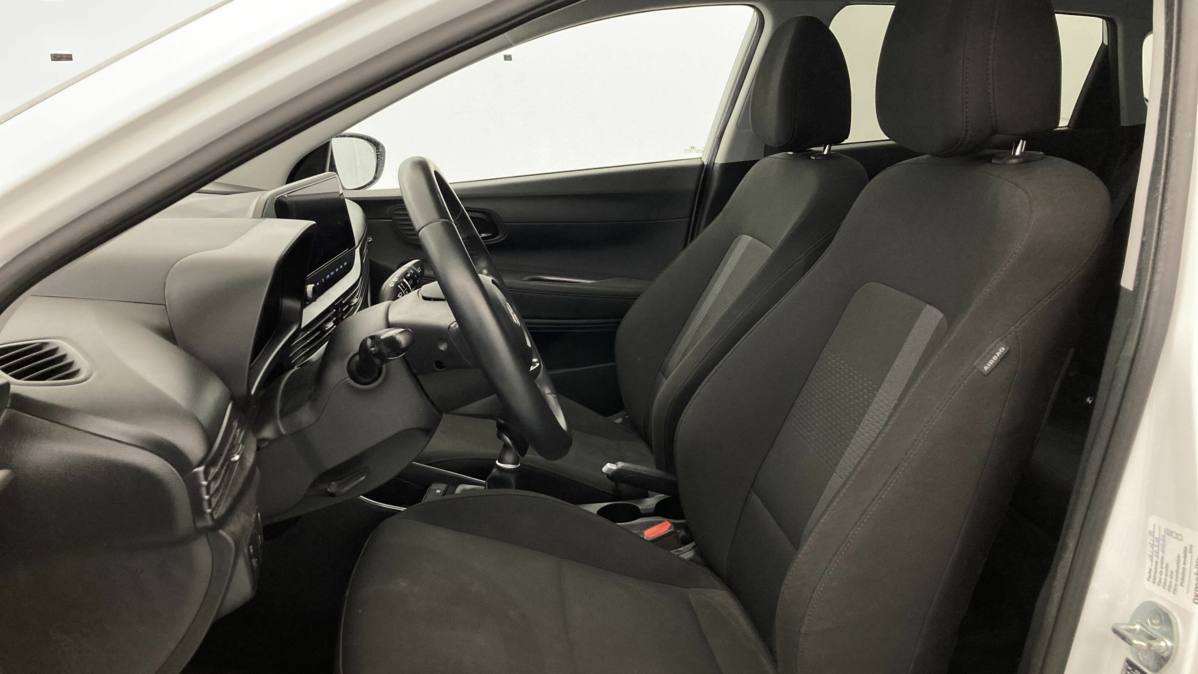 hyundai i20 klass 1.0 TGDI 100 2024 atlas white 13