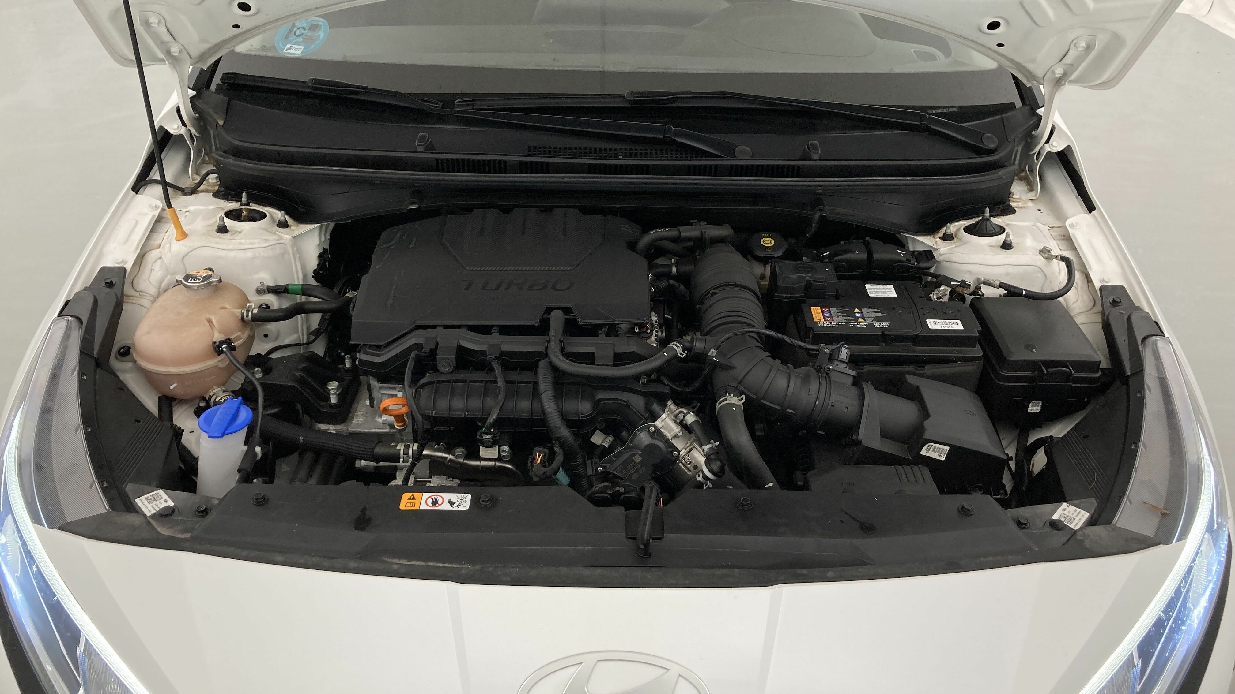 hyundai i20 klass 1.0 TGDI 100 2024 atlas white 24