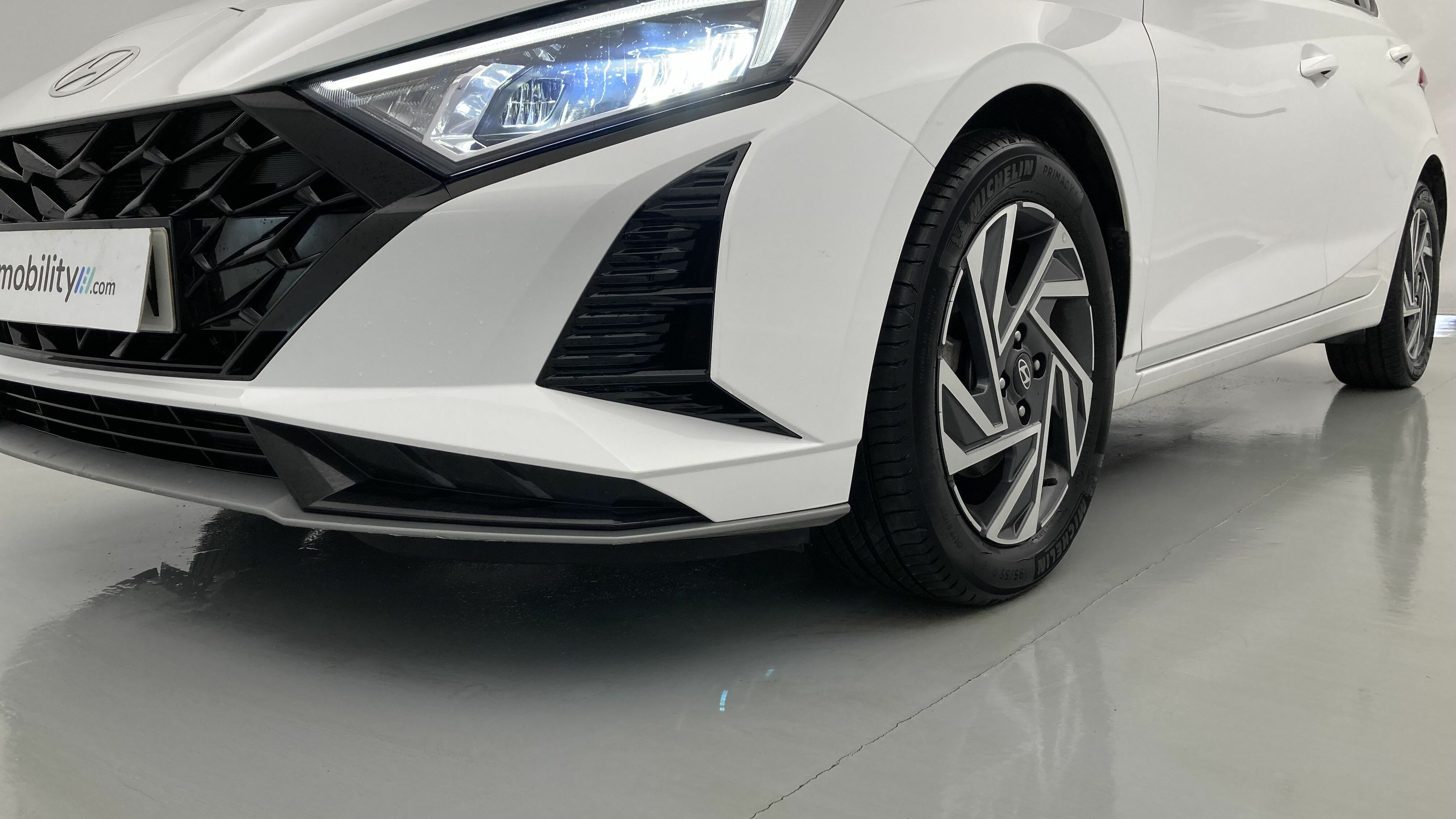 hyundai i20 klass 1.0 TGDI 100 2024 atlas white 25