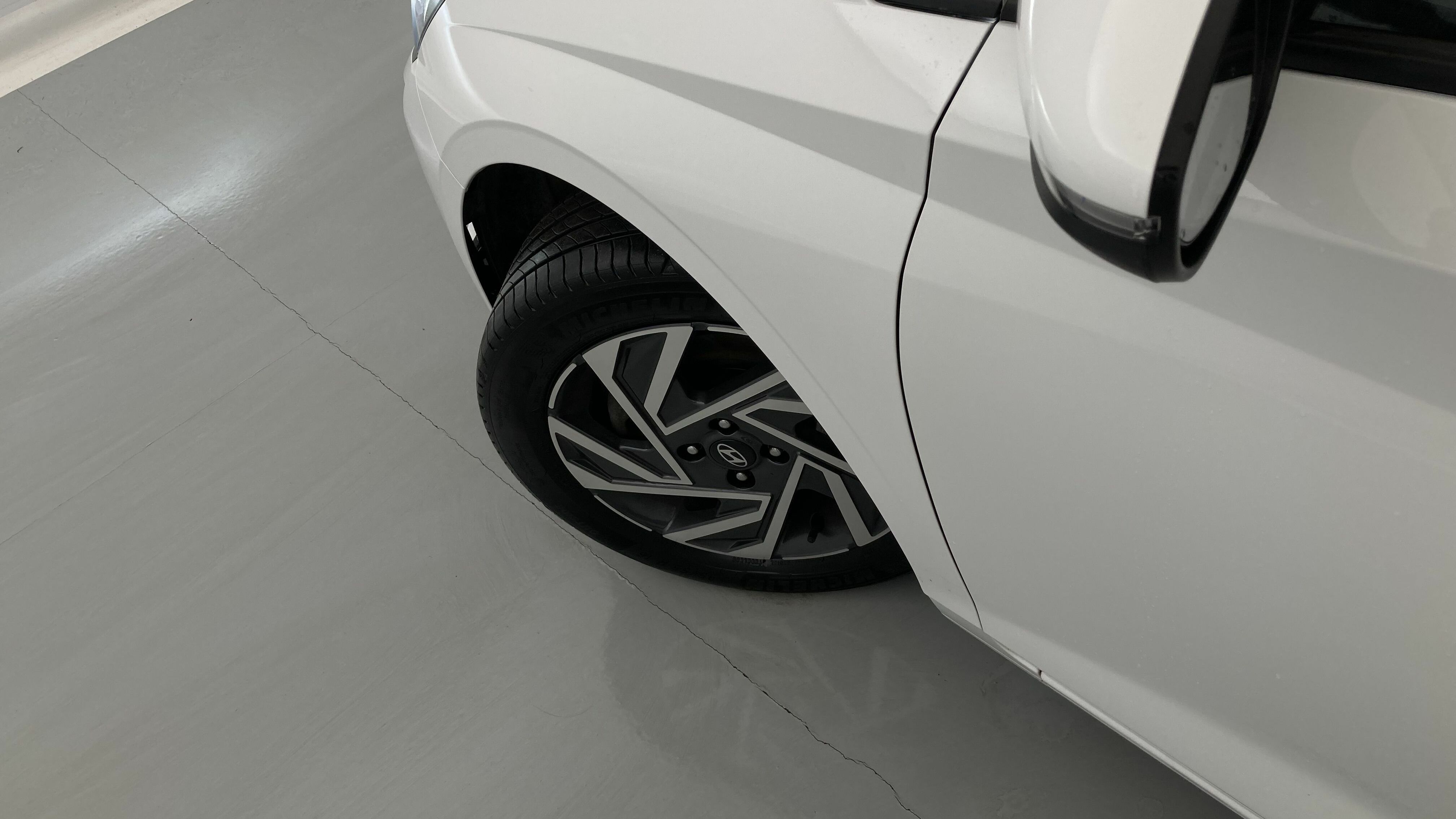 hyundai i20 klass 1.0 TGDI 100 2024 atlas white 27