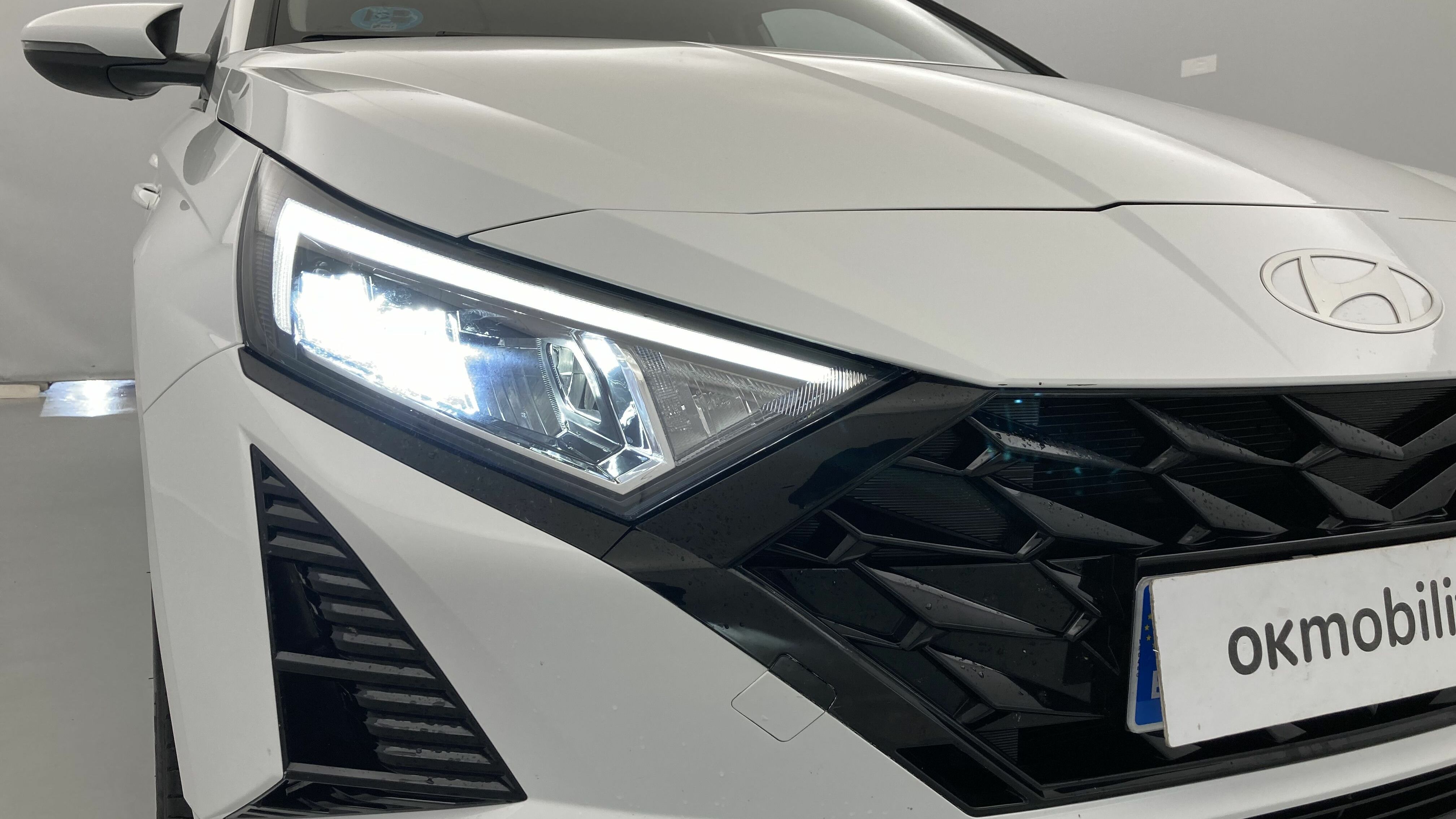 hyundai i20 klass 1.0 TGDI 100 2024 atlas white 28