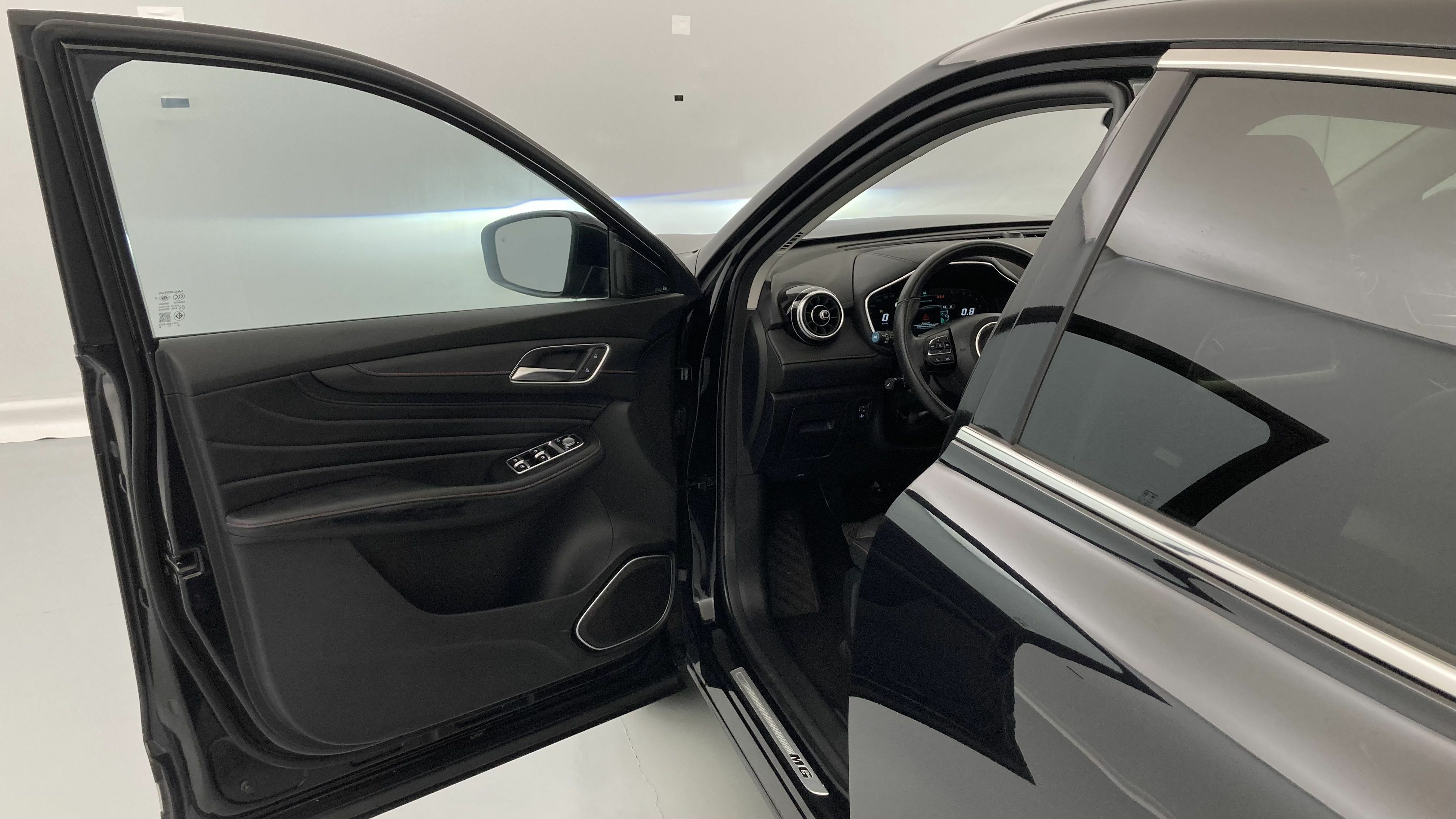mg hs luxury 1.5 T-GDI 162 2023 pebble black - pbc 13