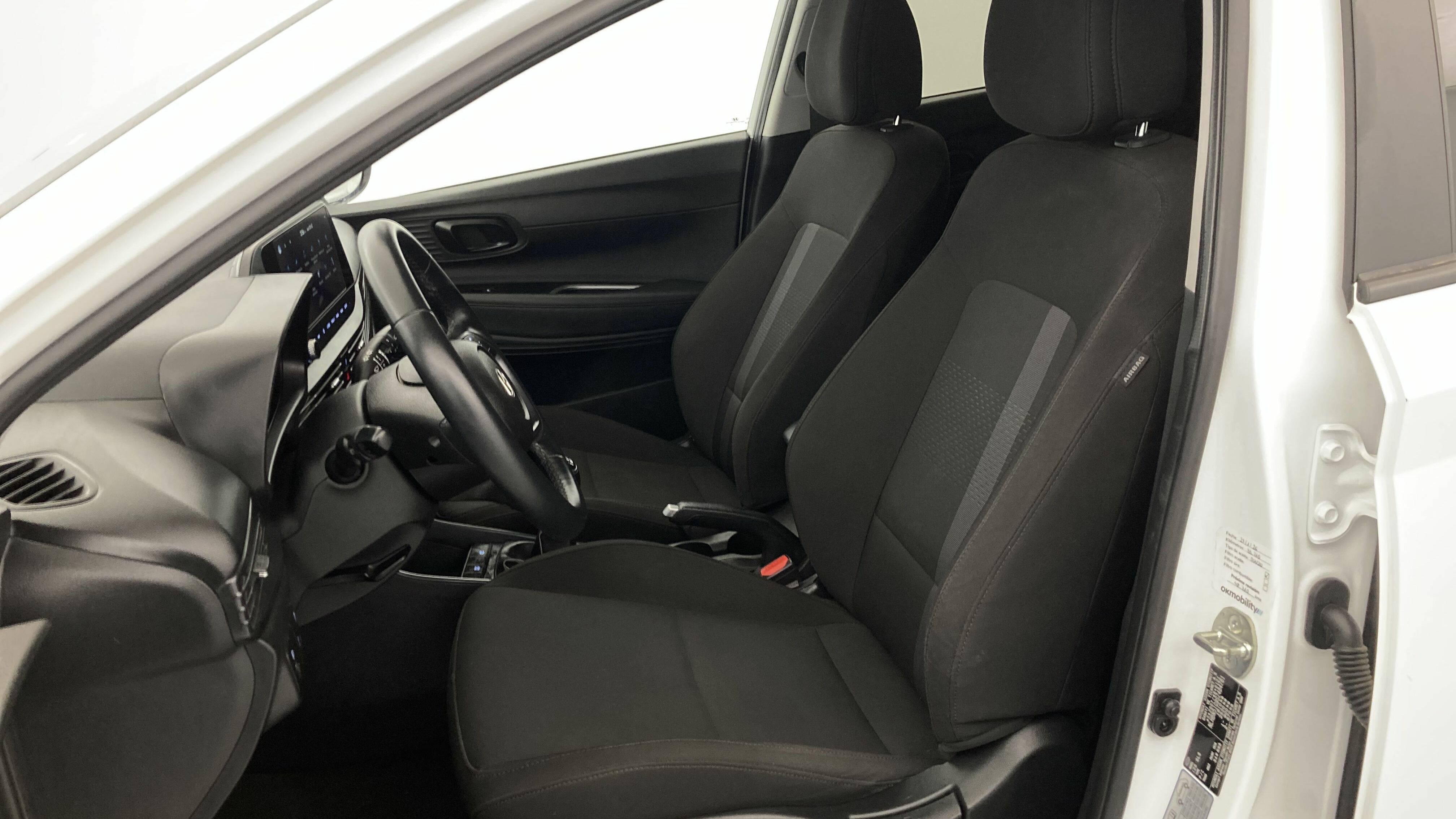 hyundai i20 klass 1.0 TGDI 100 2024 atlas white 13