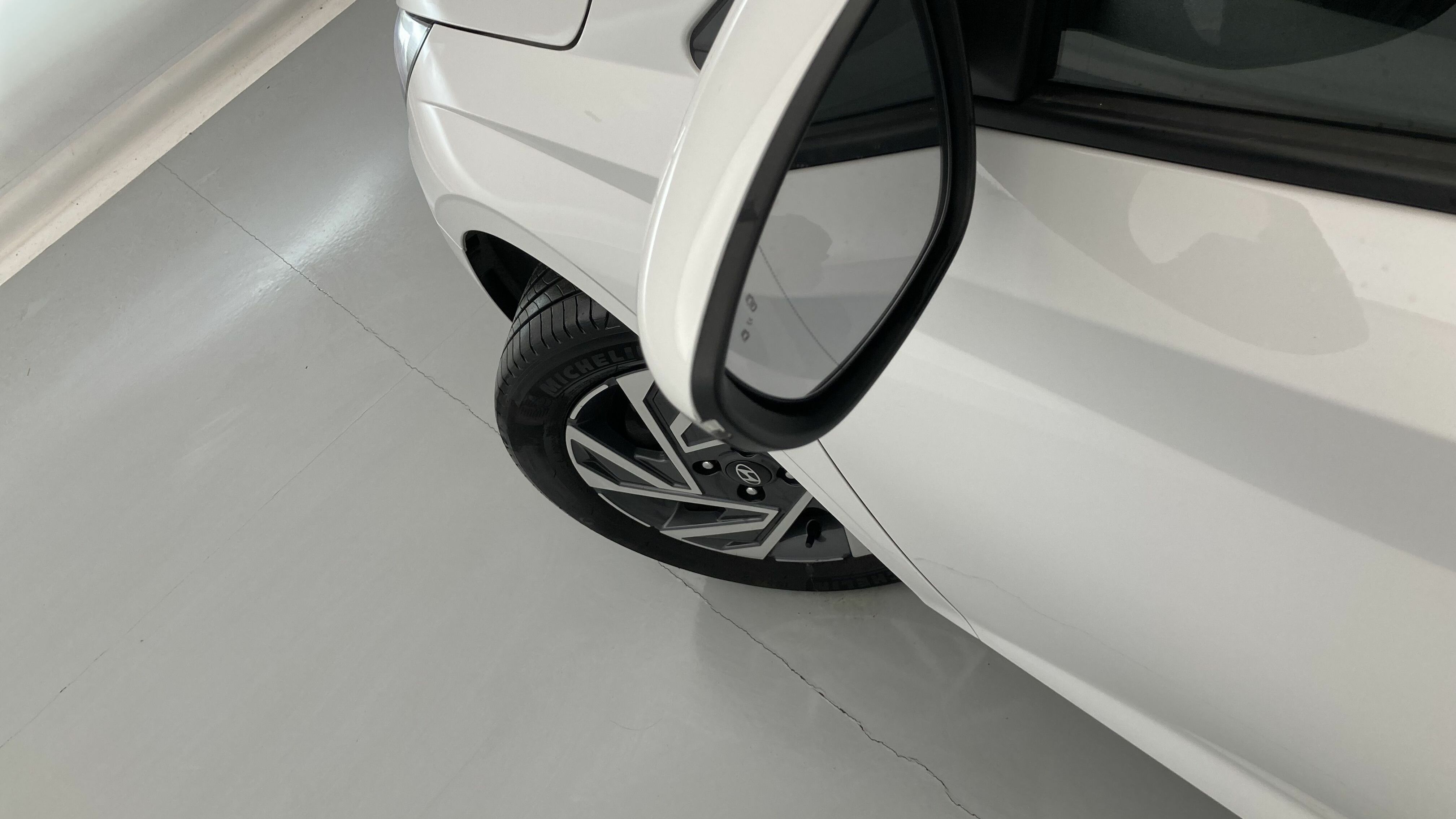 hyundai i20 klass 1.0 TGDI 100 2024 atlas white 27