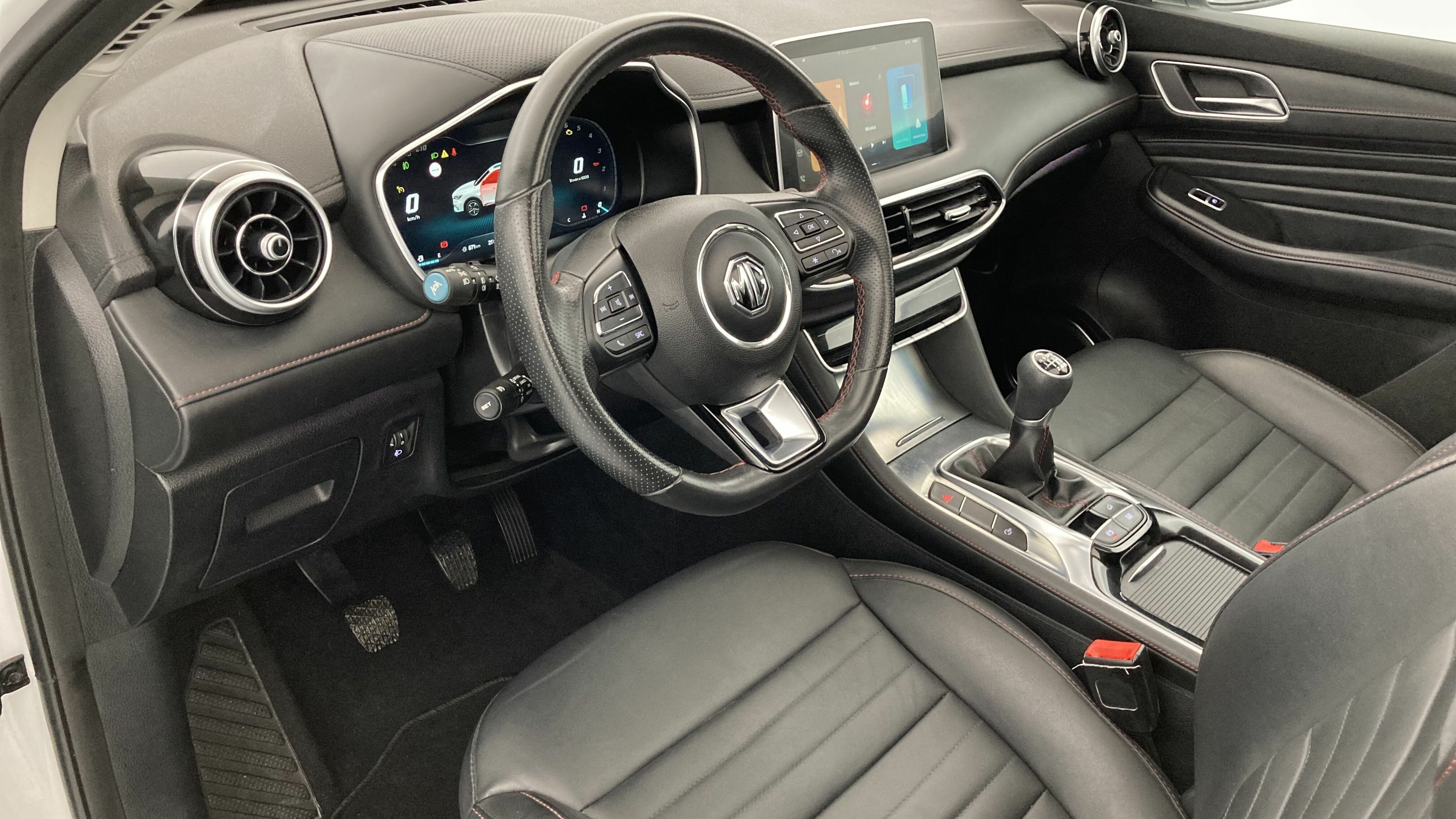 mg hs luxury 1.5 T-GDI 162 2023 dover white 15