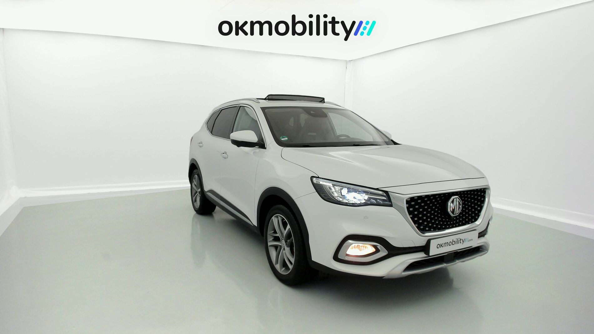 mg hs luxury 1.5 T-GDI 162 2023 dover white 3