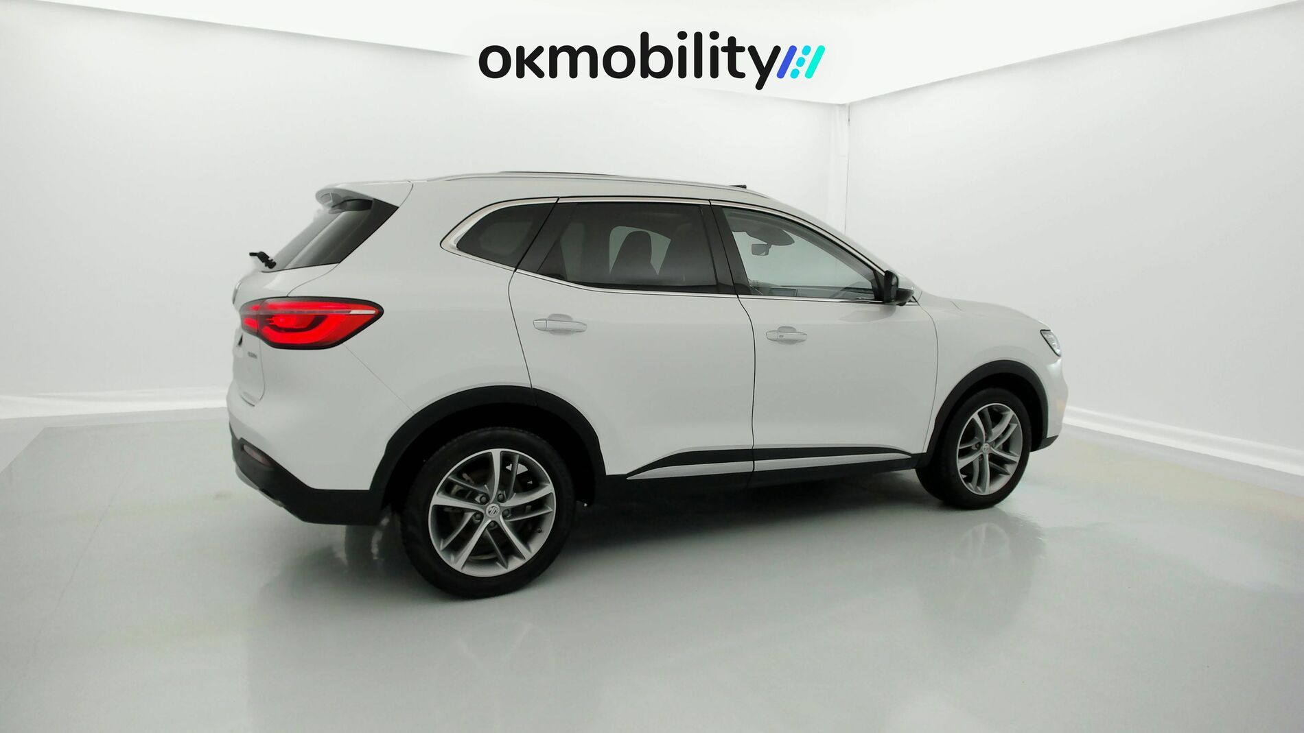 mg hs luxury 1.5 T-GDI 162 2023 dover white 12