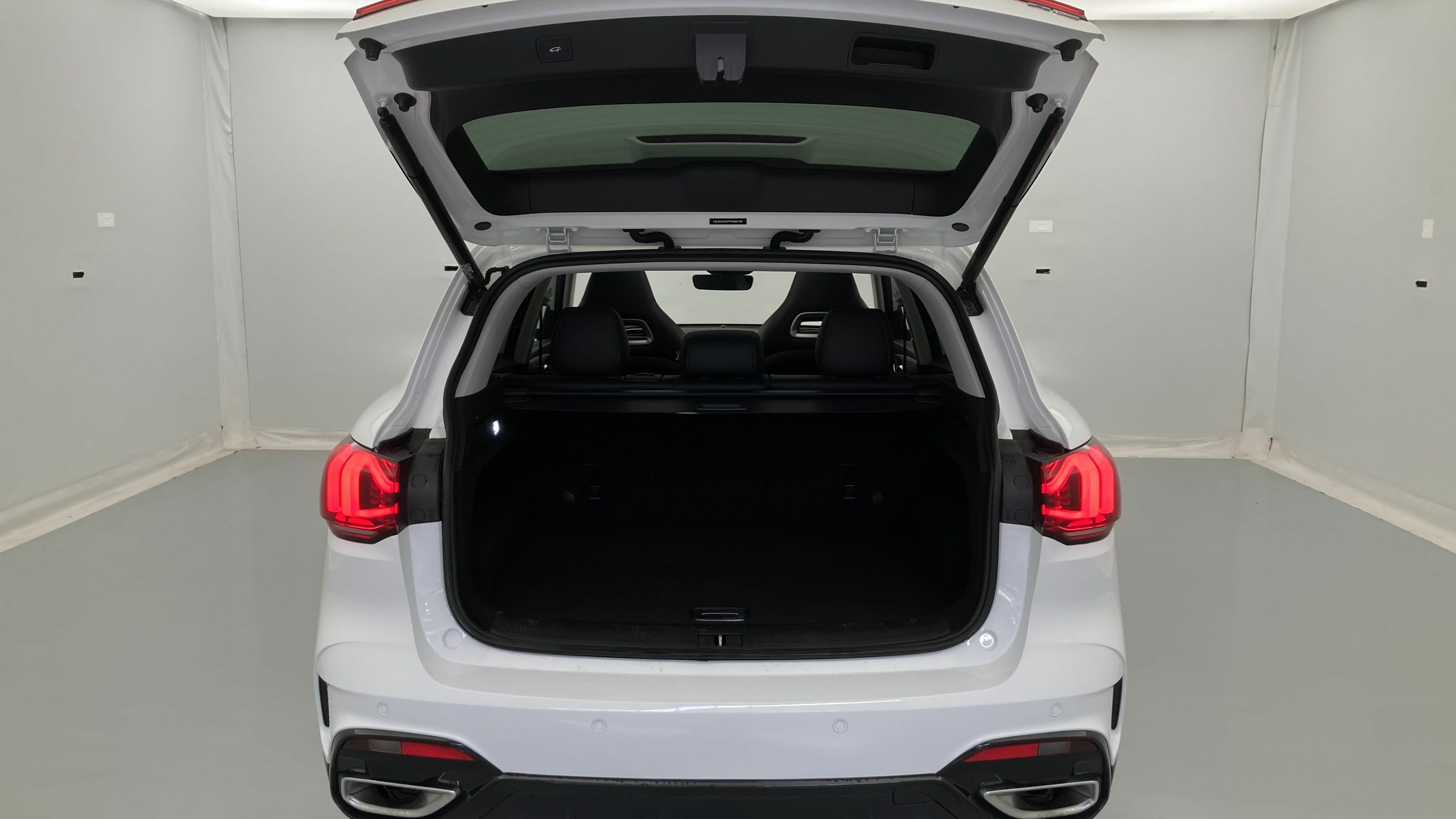 mg hs luxury 1.5 T-GDI 162 AT 2024 dover white 23
