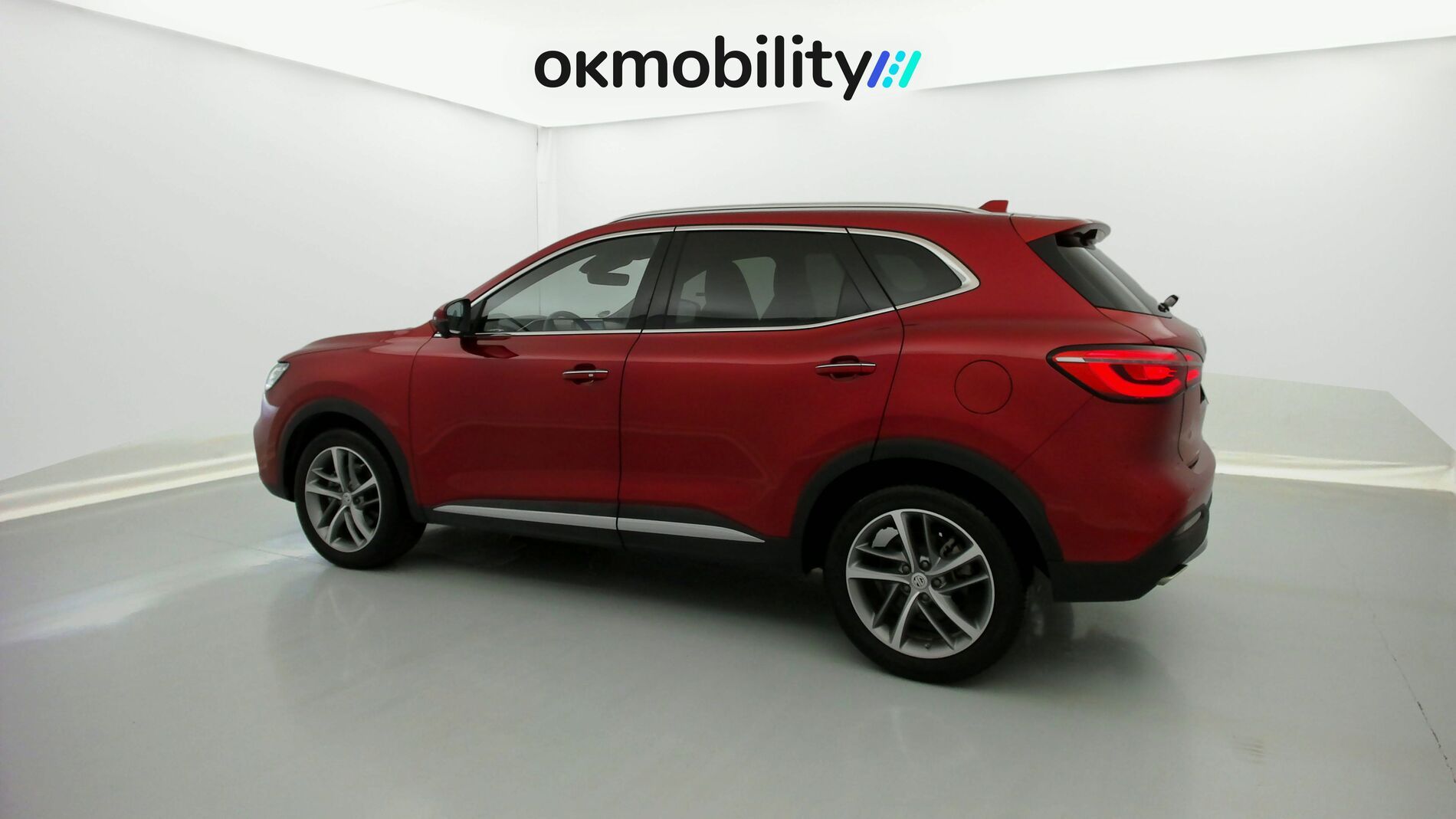 mg hs luxury 1.5 T-GDI 162 AT 2023 red 8