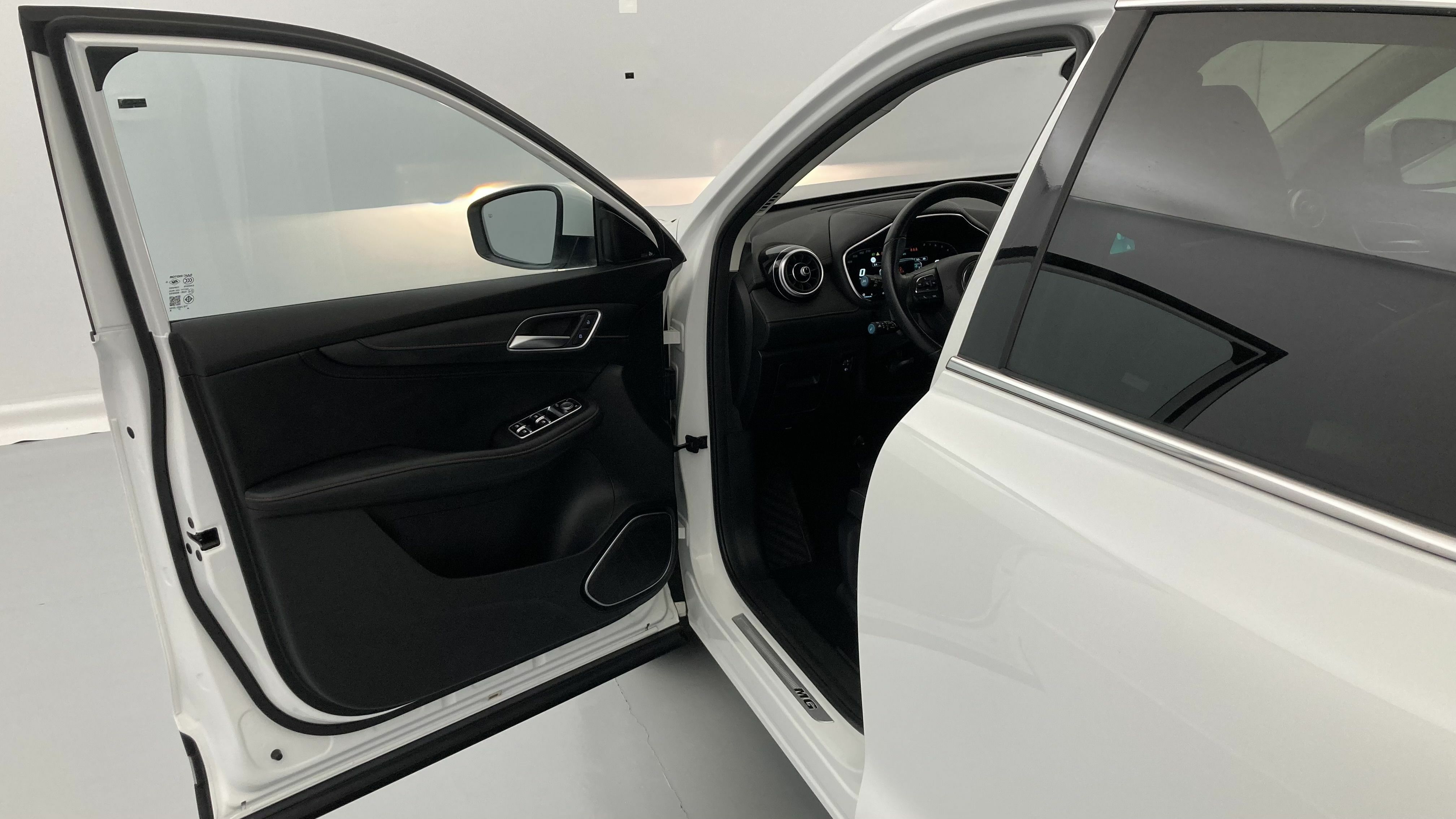 mg hs comfort 1.5 T-GDI 162 AT 2023 dover white 13