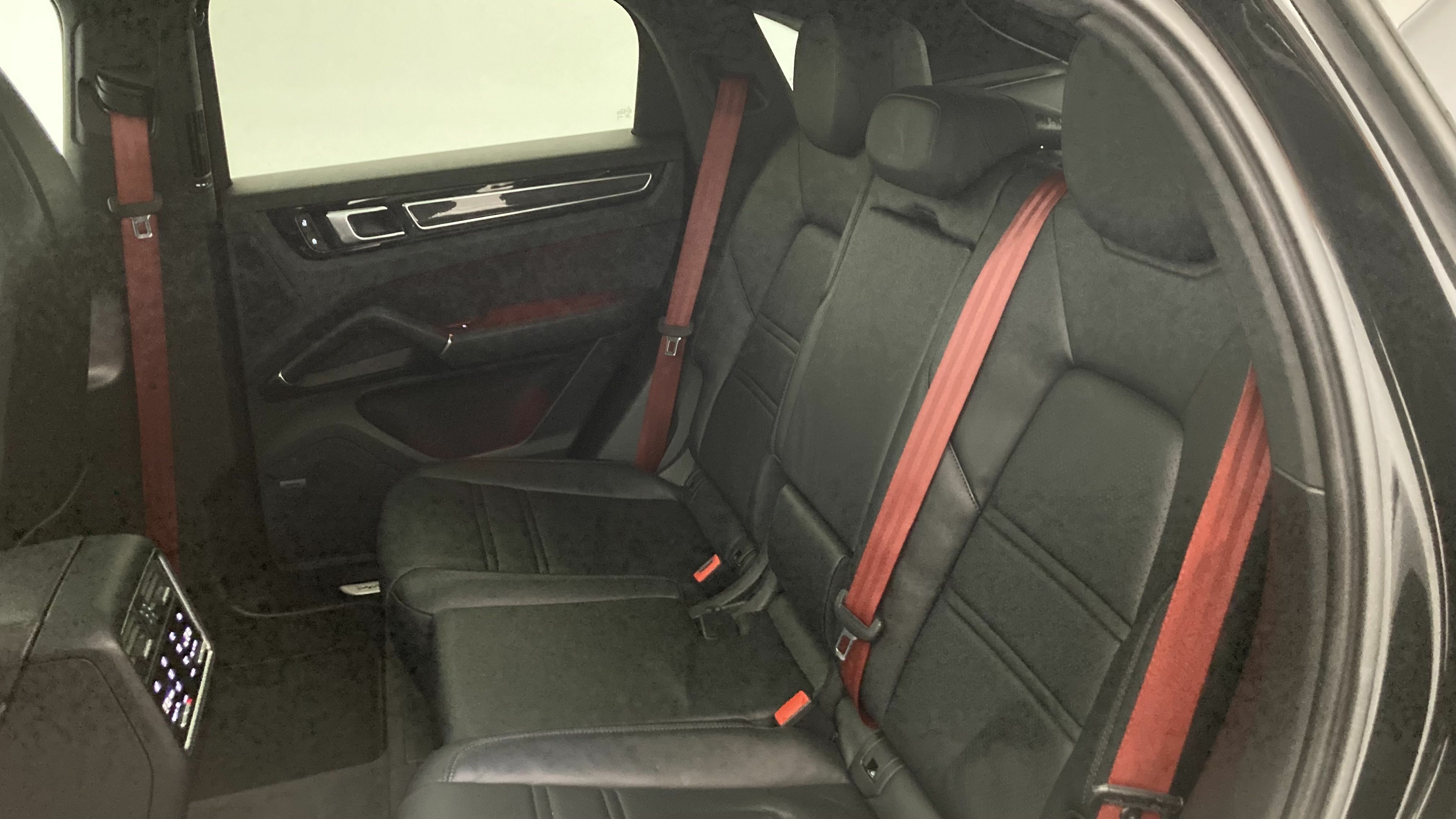 porsche cayenne coupe platinum edition 3.0 E-HYBRID 462 TIPTRONIC 2023 negro cromita metalizado 21