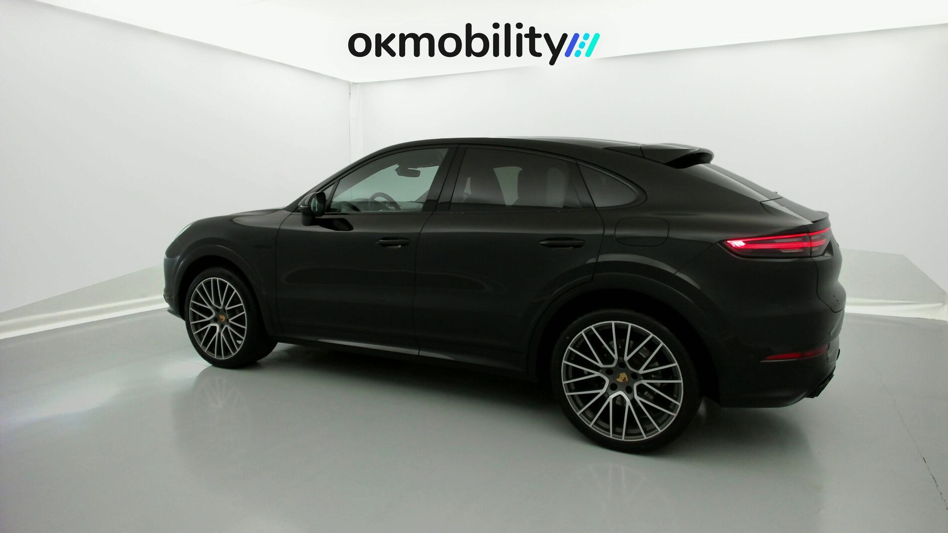 porsche cayenne coupe platinum edition 3.0 E-HYBRID 462 TIPTRONIC 2023 negro cromita metalizado 8