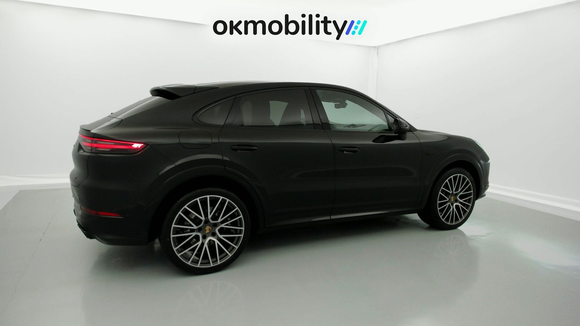 porsche cayenne coupe platinum edition 3.0 E-HYBRID 462 TIPTRONIC 2023 negro cromita metalizado 12