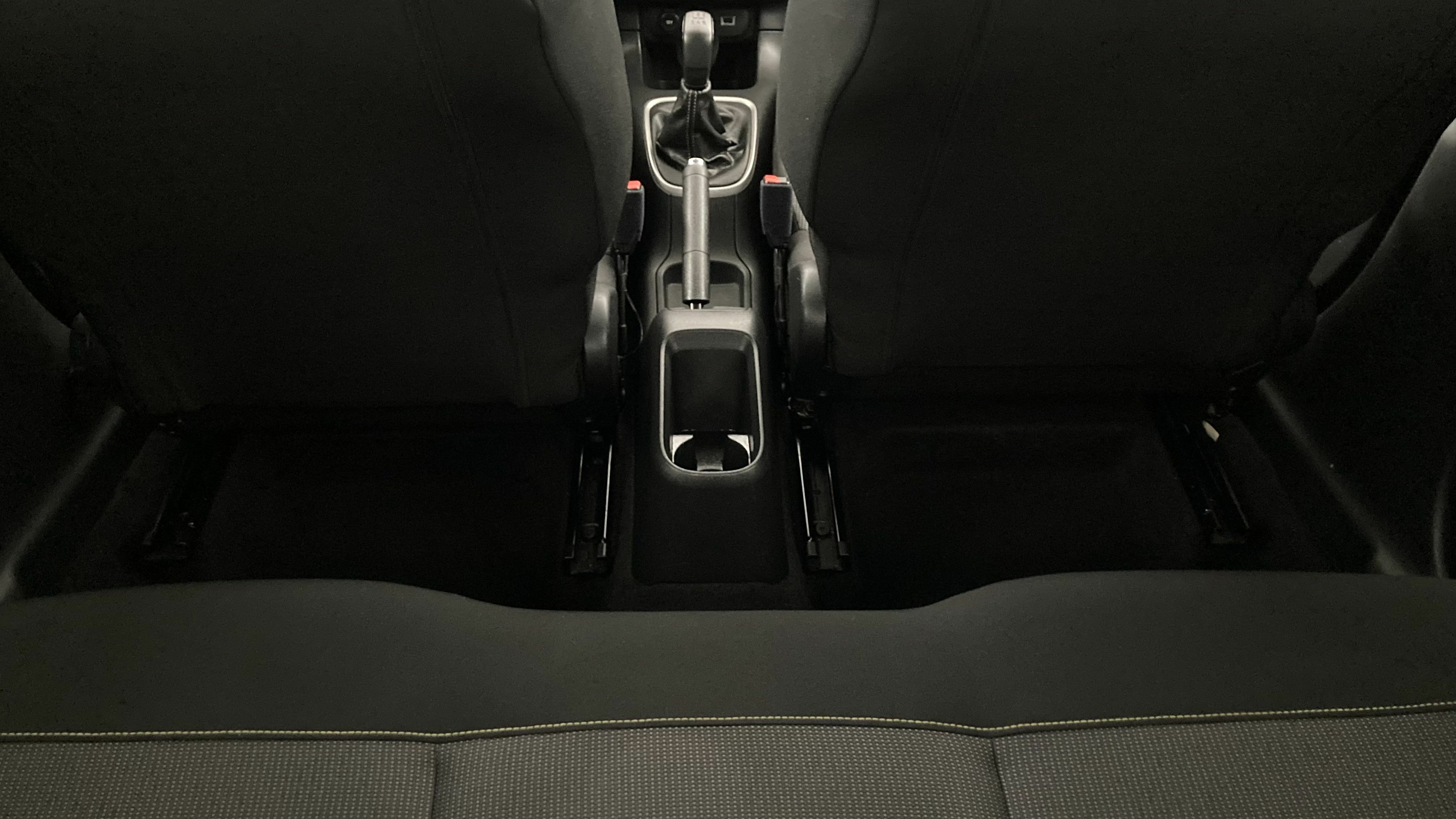 citroen c3 shine 1.2 PURETECH 83 2023 blanco banquise / negro 22