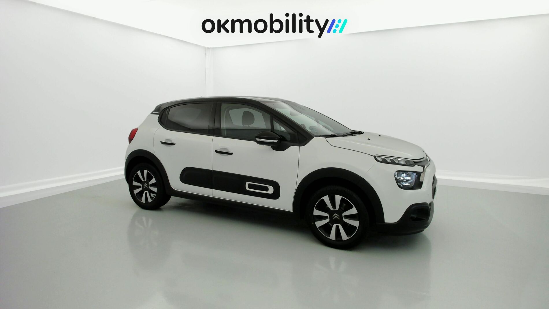 citroen c3 shine 1.2 PURETECH 83 2023 blanco banquise / negro 2