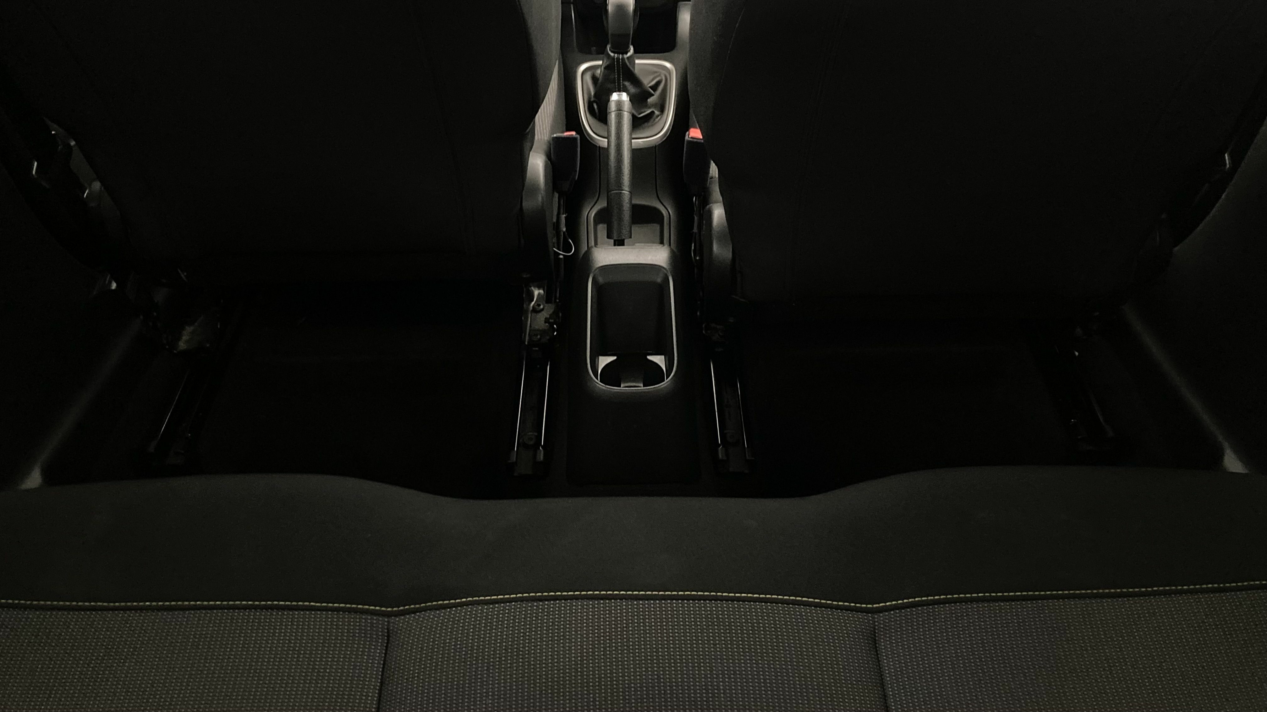 citroen c3 shine 1.2 PURETECH 83 2023 blanco banquise / negro 22