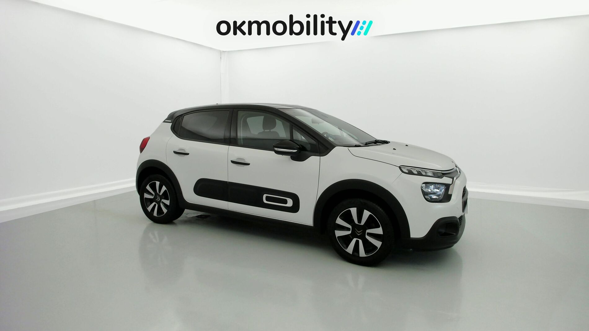 citroen c3 shine 1.2 PURETECH 83 2023 blanco banquise / negro 2
