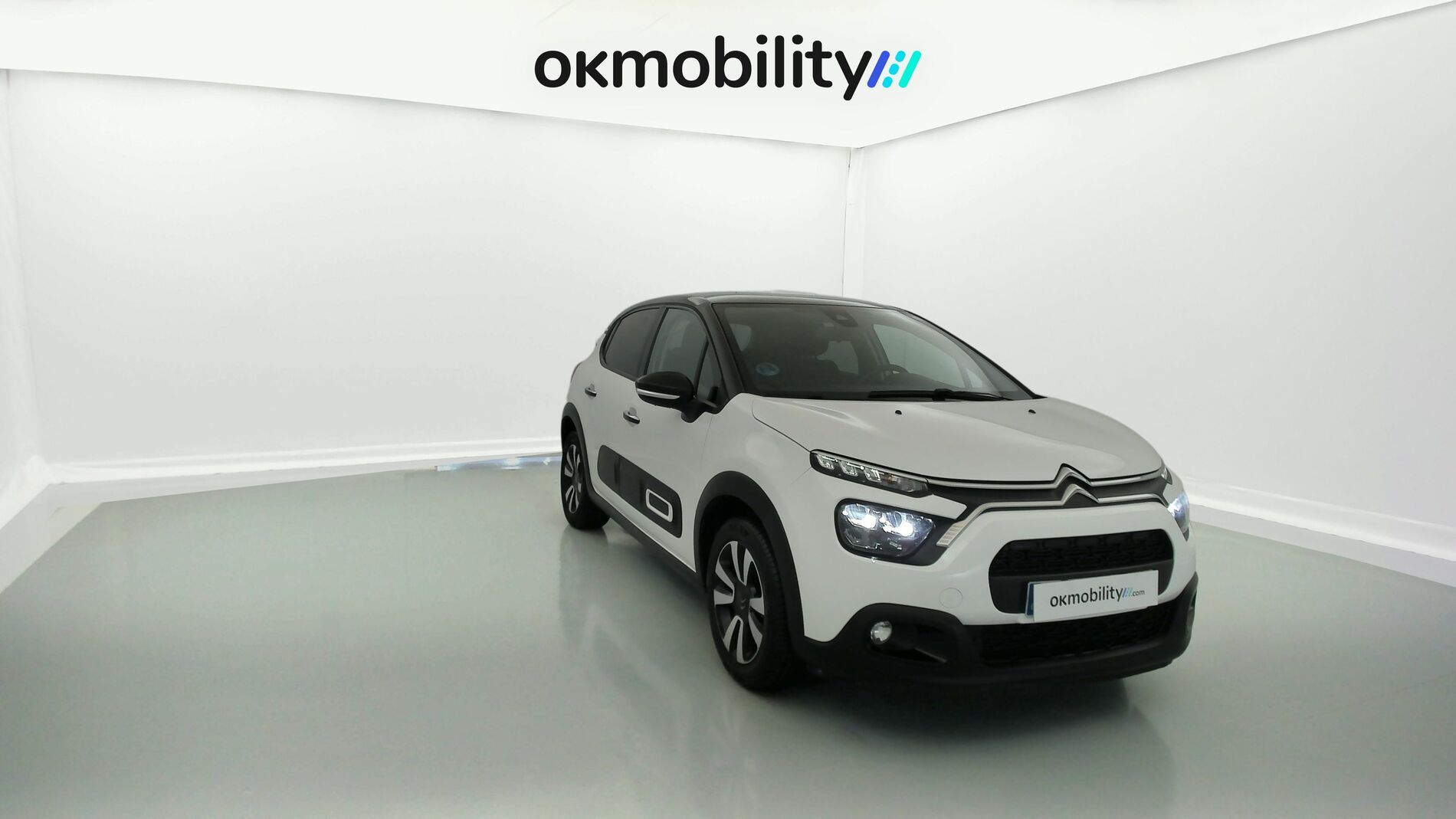 citroen c3 shine 1.2 PURETECH 83 2023 blanco banquise / negro 3