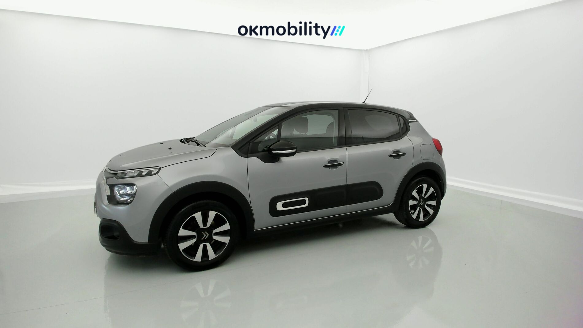 citroen c3 shine 1.2 PURETECH 83 2023 gris acero / negro 2