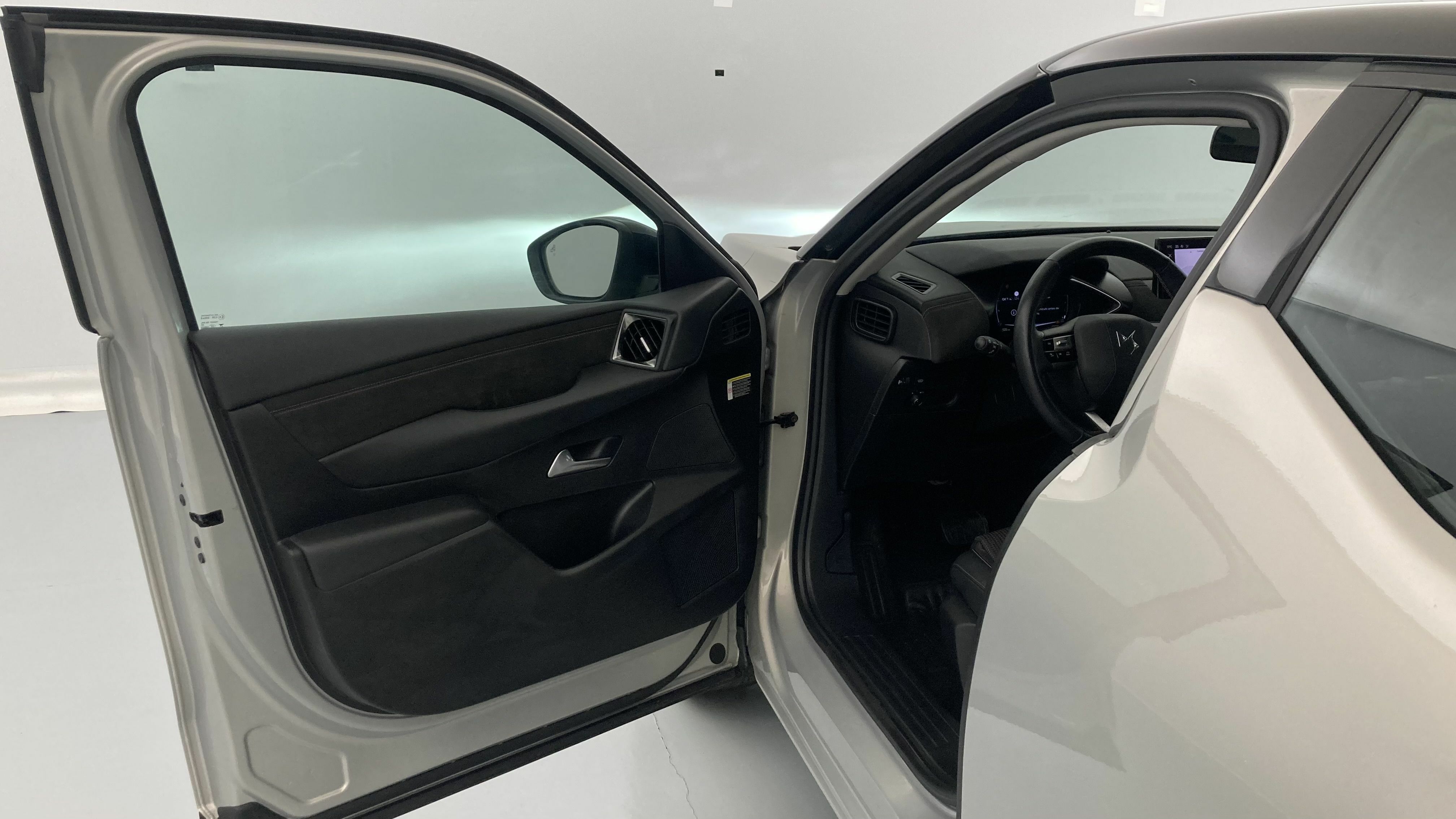 ds ds3 crossback performance line 1.5 BLUEHDI 130 EAT 2023 crystal pearl 13