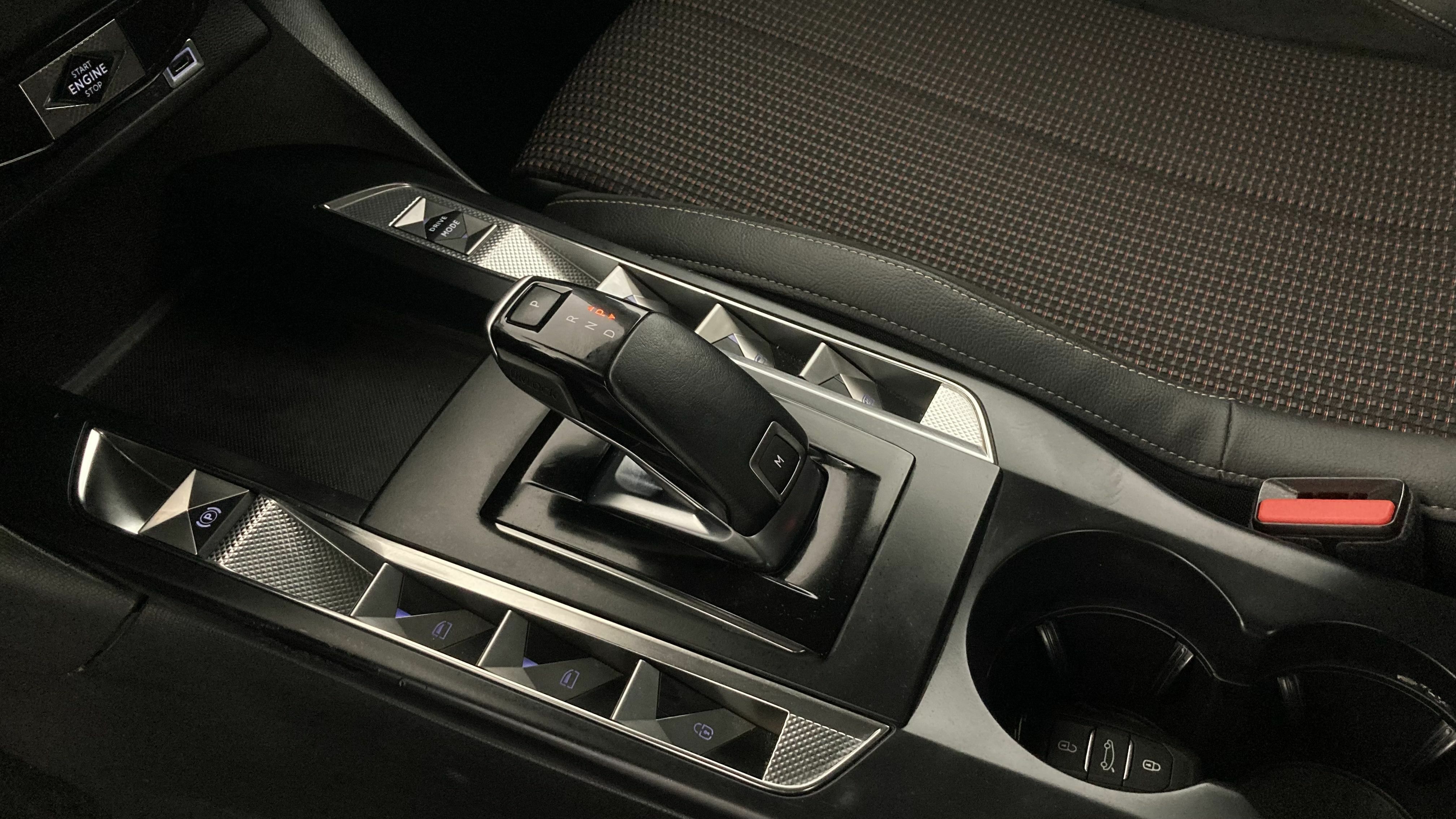 ds ds3 crossback performance line 1.5 BLUEHDI 130 EAT 2023 crystal pearl 20