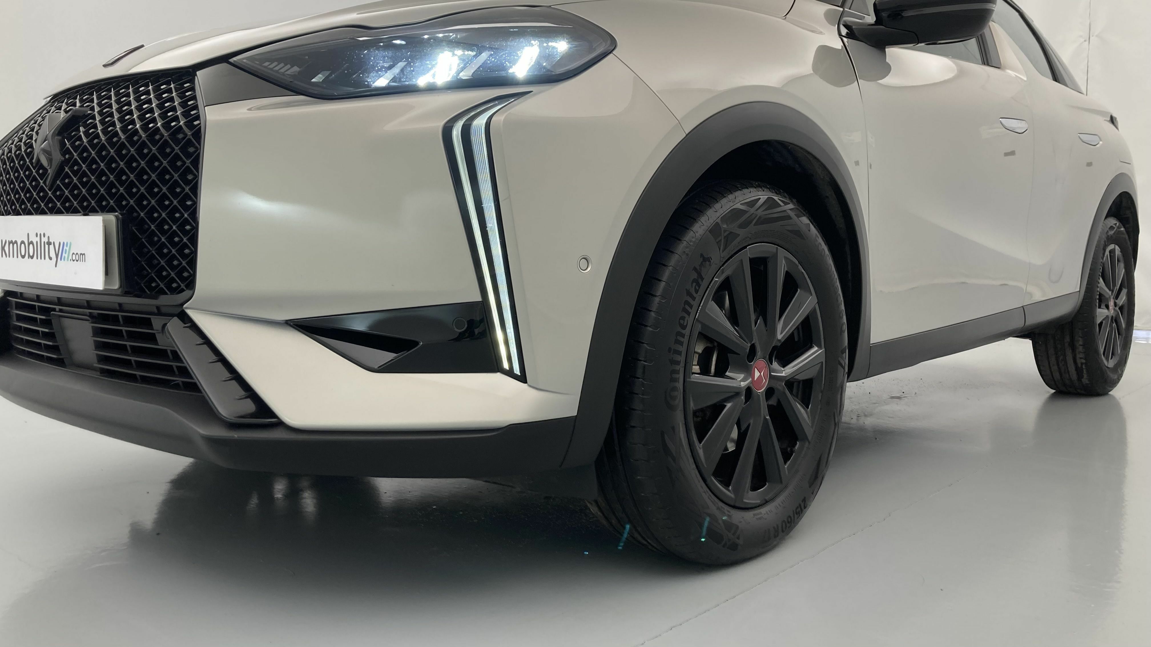 ds ds3 crossback performance line 1.5 BLUEHDI 130 EAT 2023 crystal pearl 26