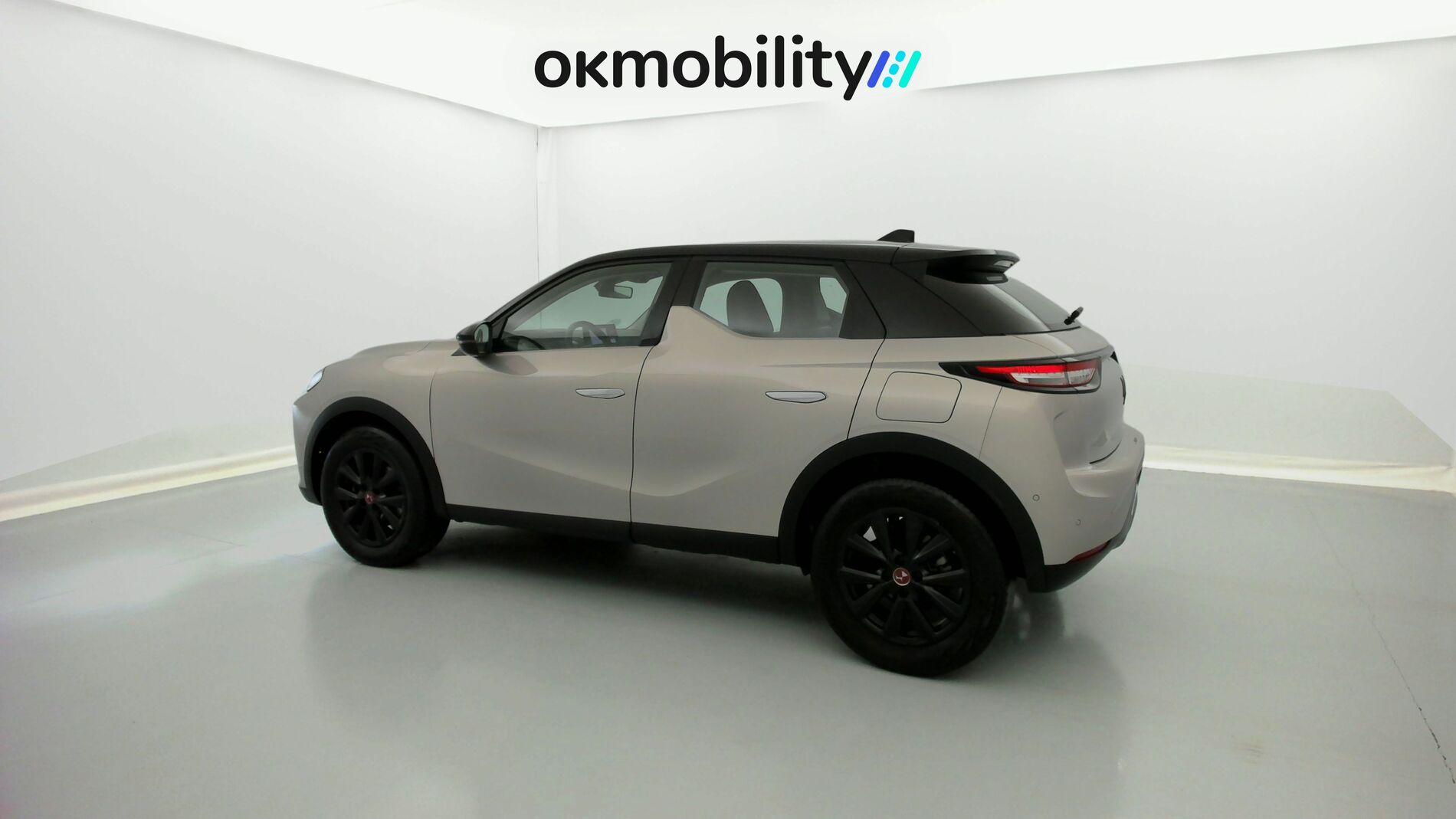 ds ds3 crossback performance line 1.5 BLUEHDI 130 EAT 2023 crystal pearl 8