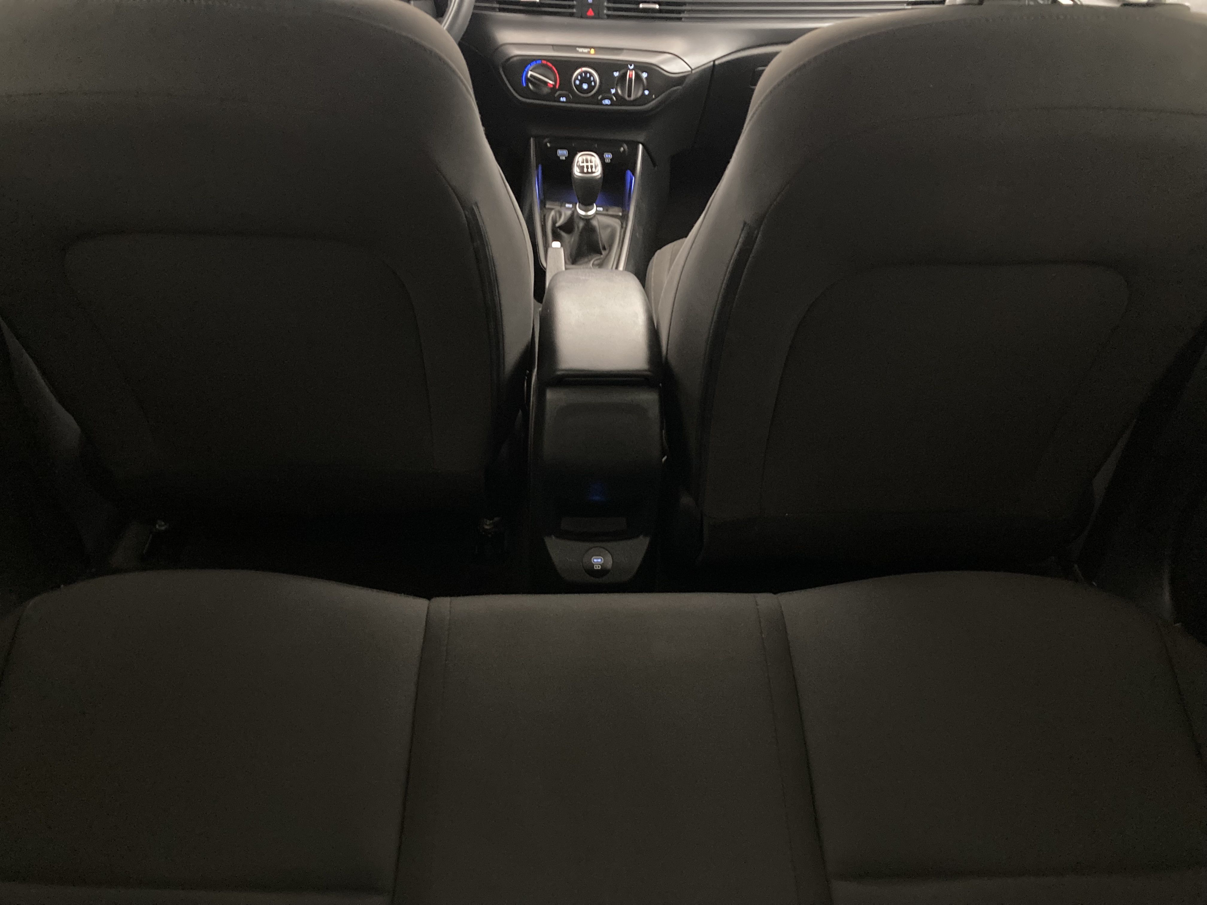 hyundai i20 klass 1.0 TGDI 100 2024 atlas white 16