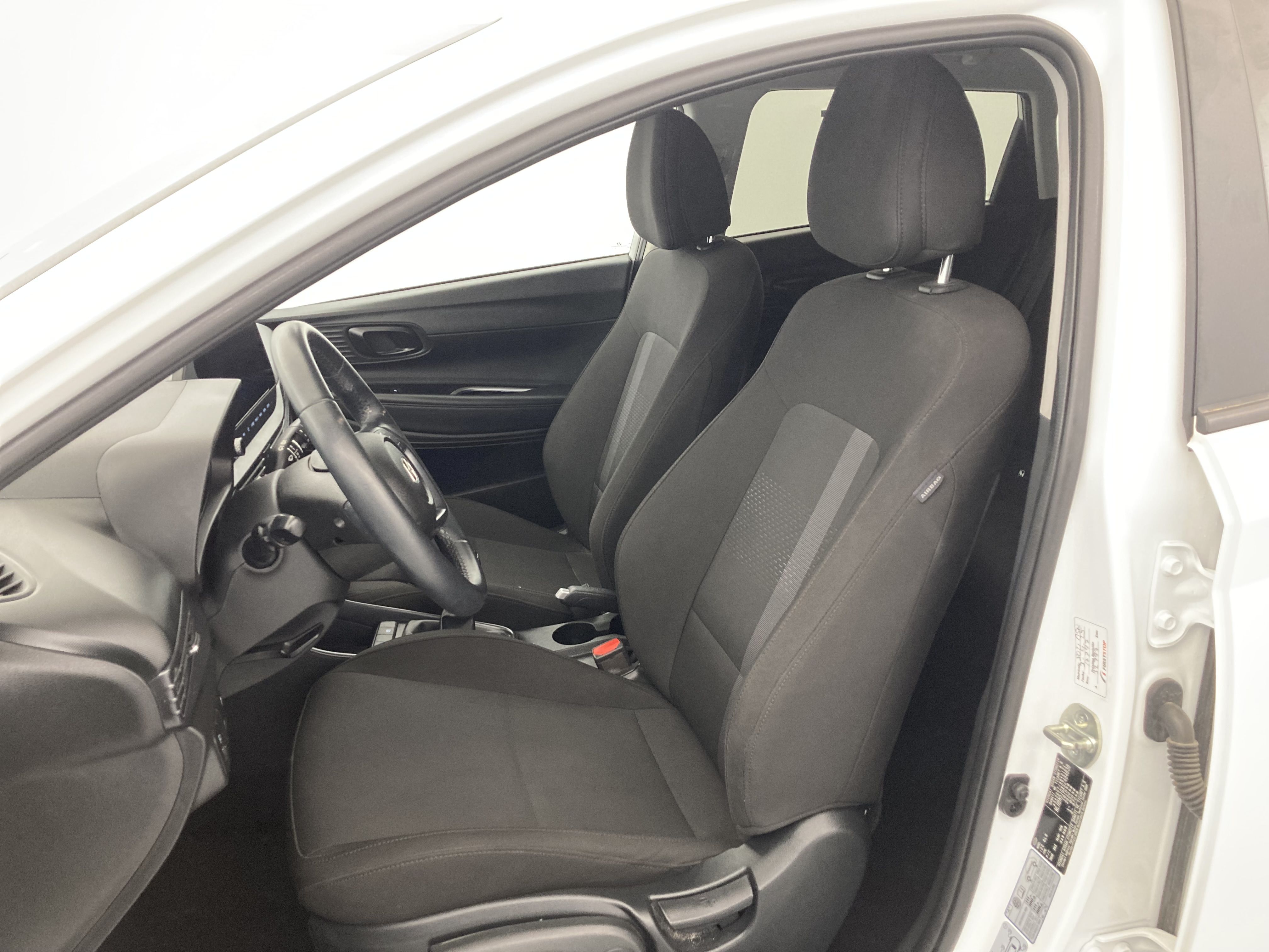 hyundai i20 klass 1.0 TGDI 100 2024 atlas white 17