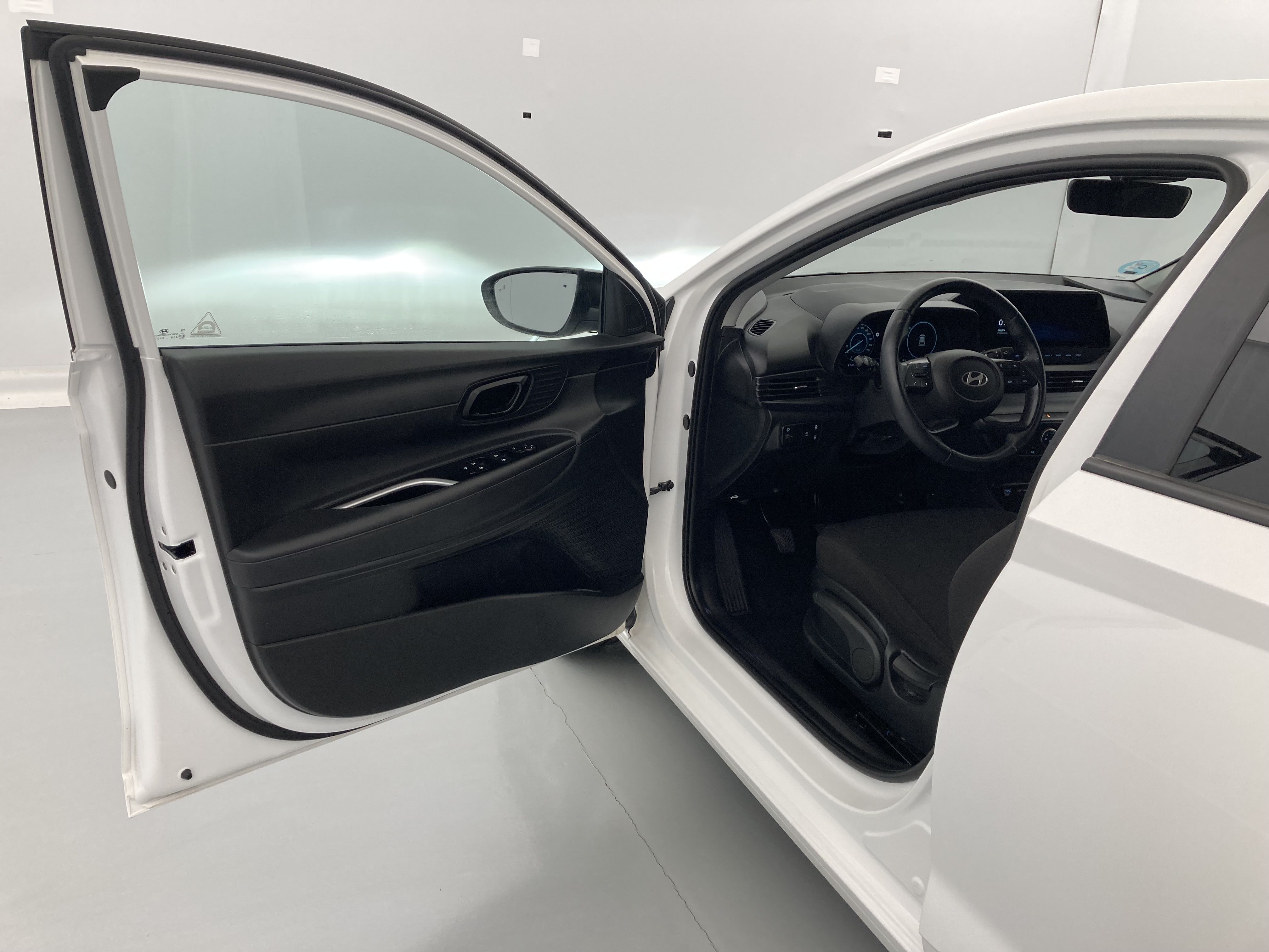 hyundai i20 klass 1.0 TGDI 100 2024 atlas white 19