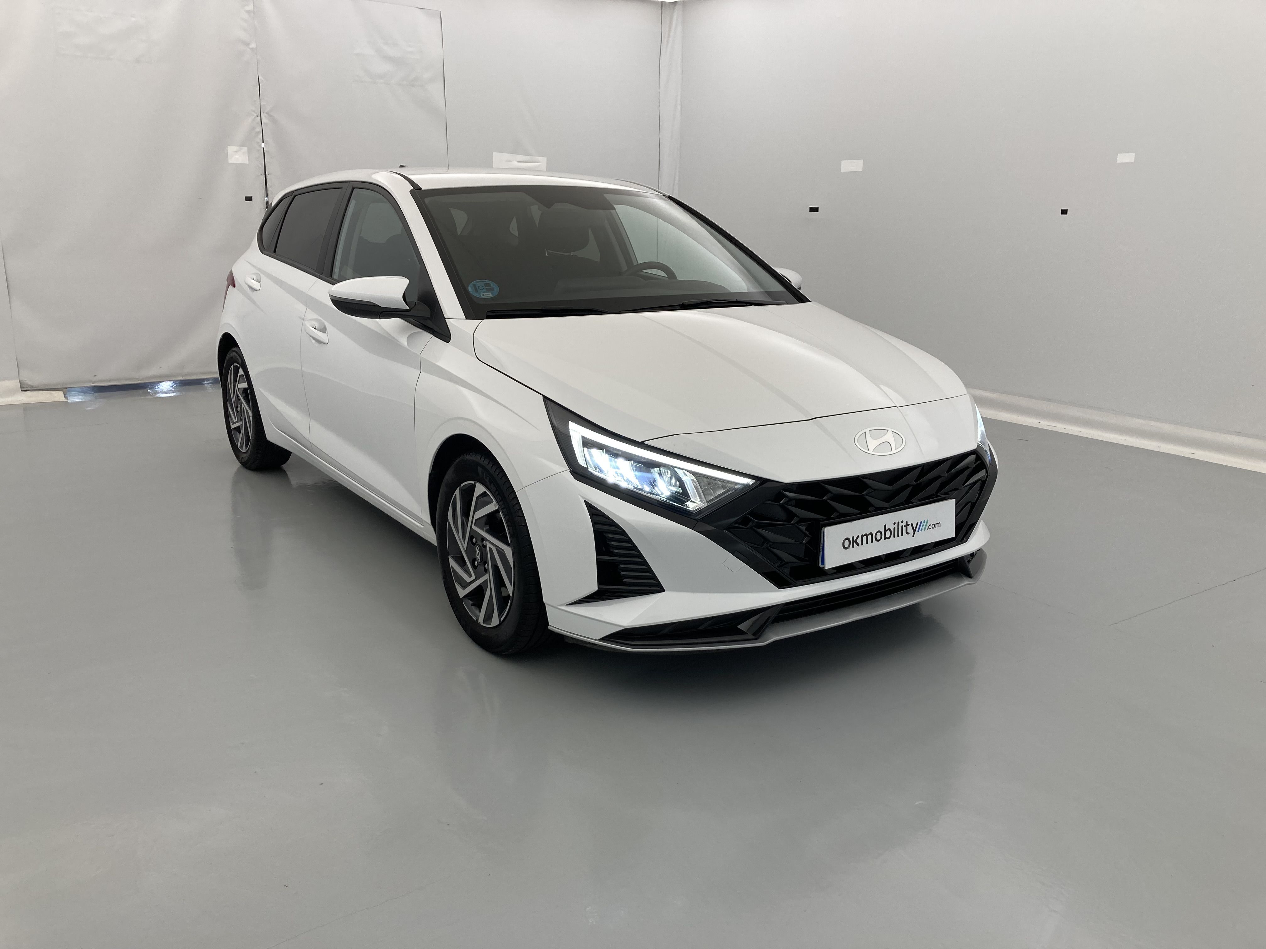 hyundai i20 klass 1.0 TGDI 100 2024 atlas white 24