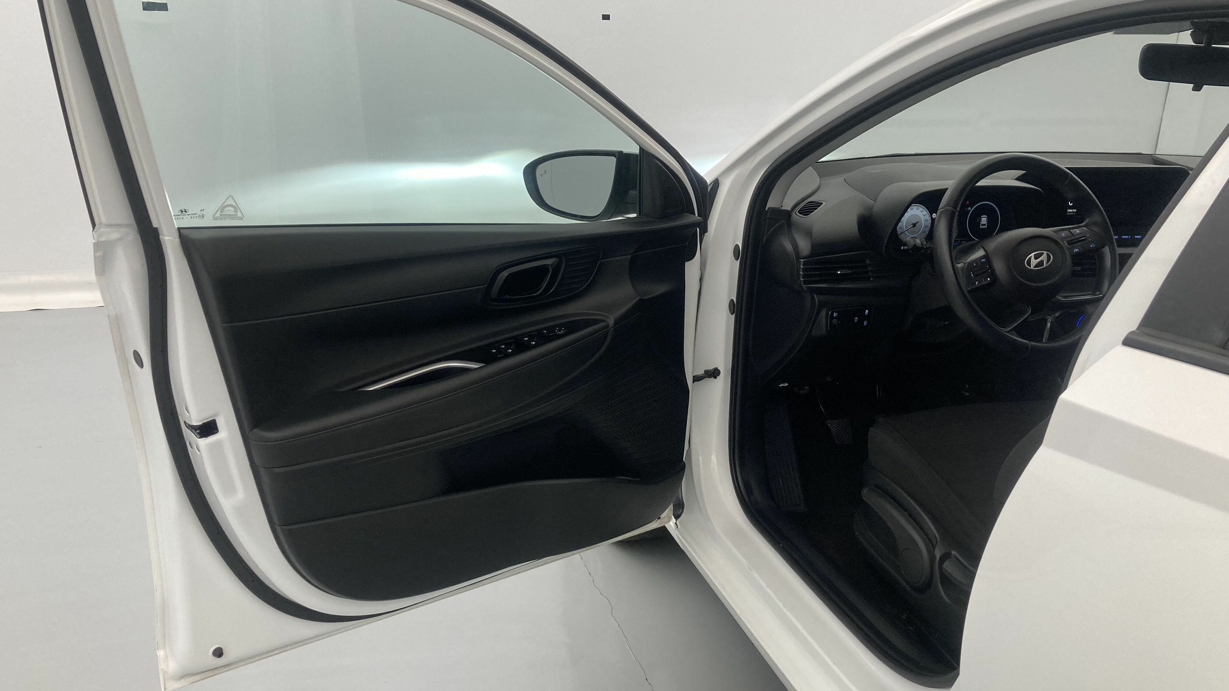 hyundai i20 klass 1.0 TGDI 100 2024 atlas white 12