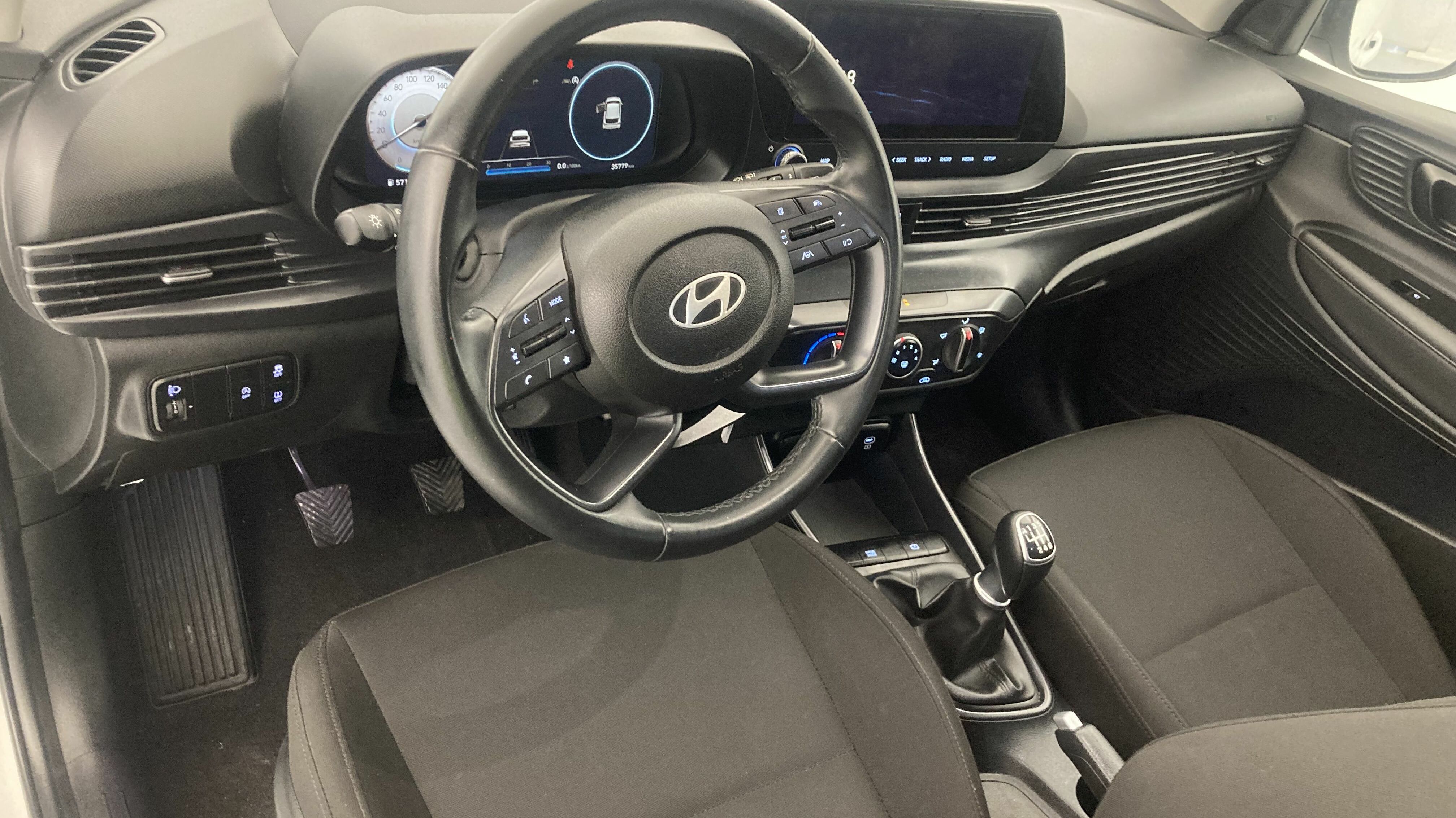 hyundai i20 klass 1.0 TGDI 100 2024 atlas white 14