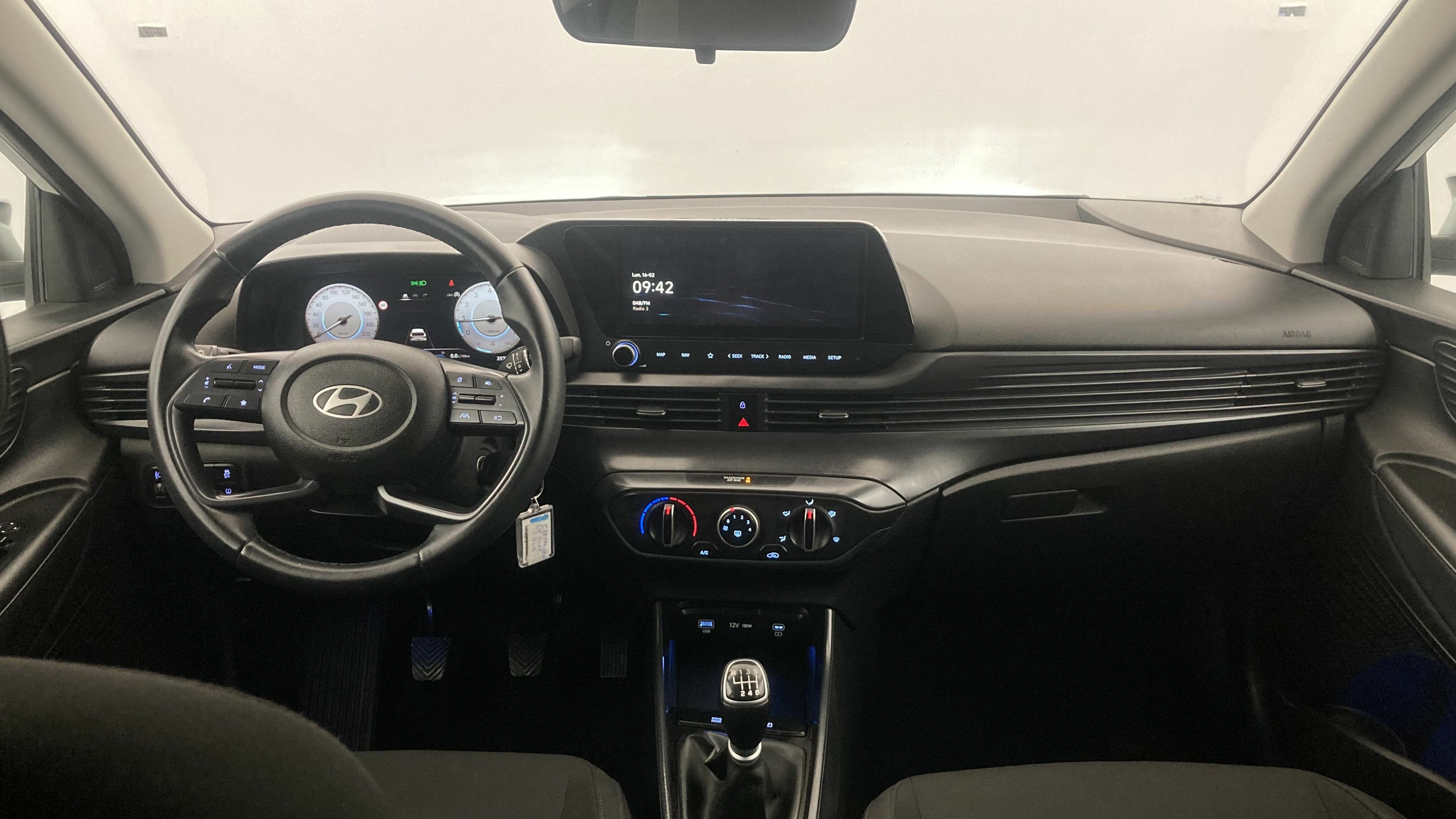 hyundai i20 klass 1.0 TGDI 100 2024 atlas white 15