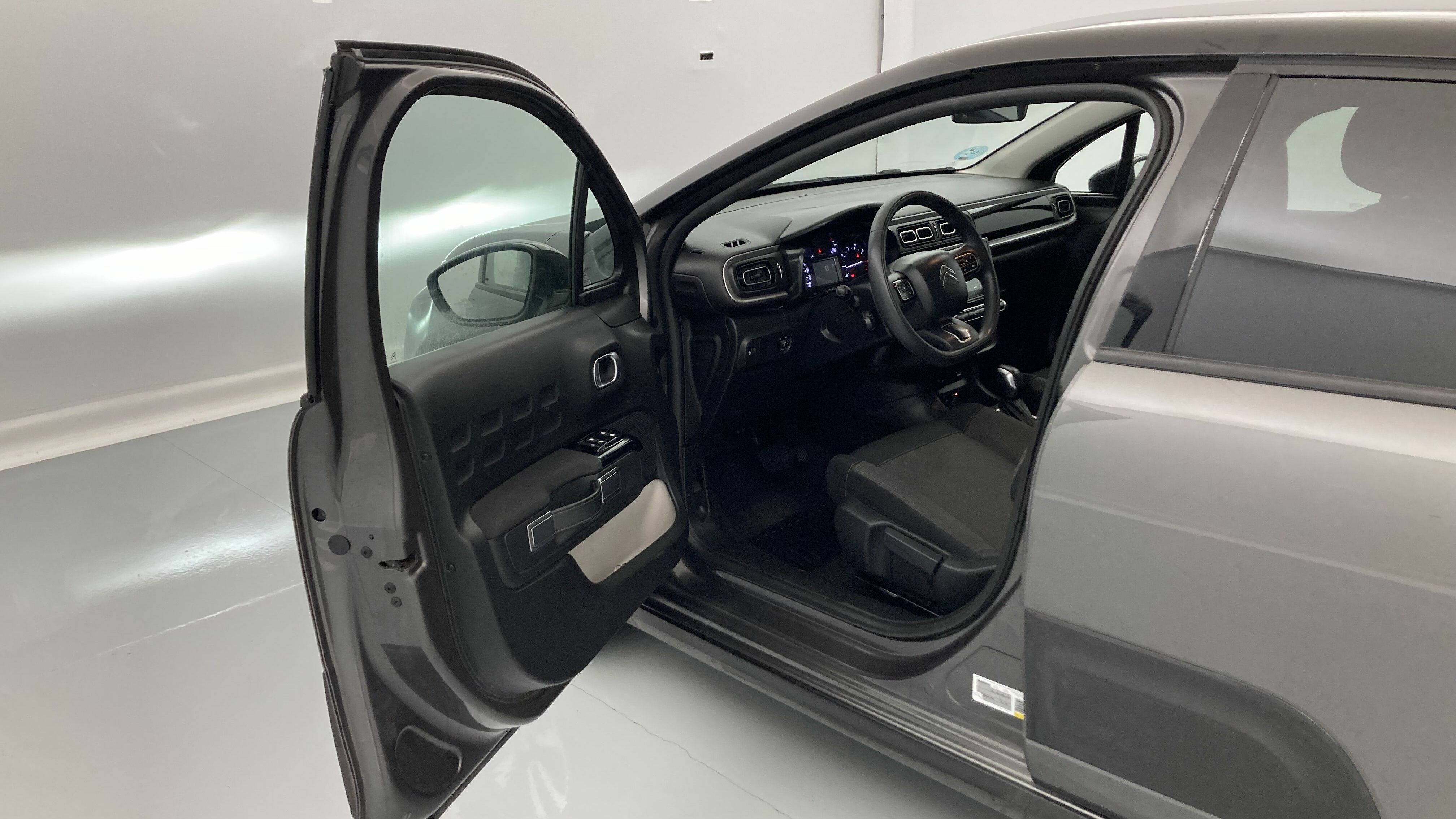 citroen c3 shine 1.2 PURETECH 110 EAT 2023 gris platino / negro 11