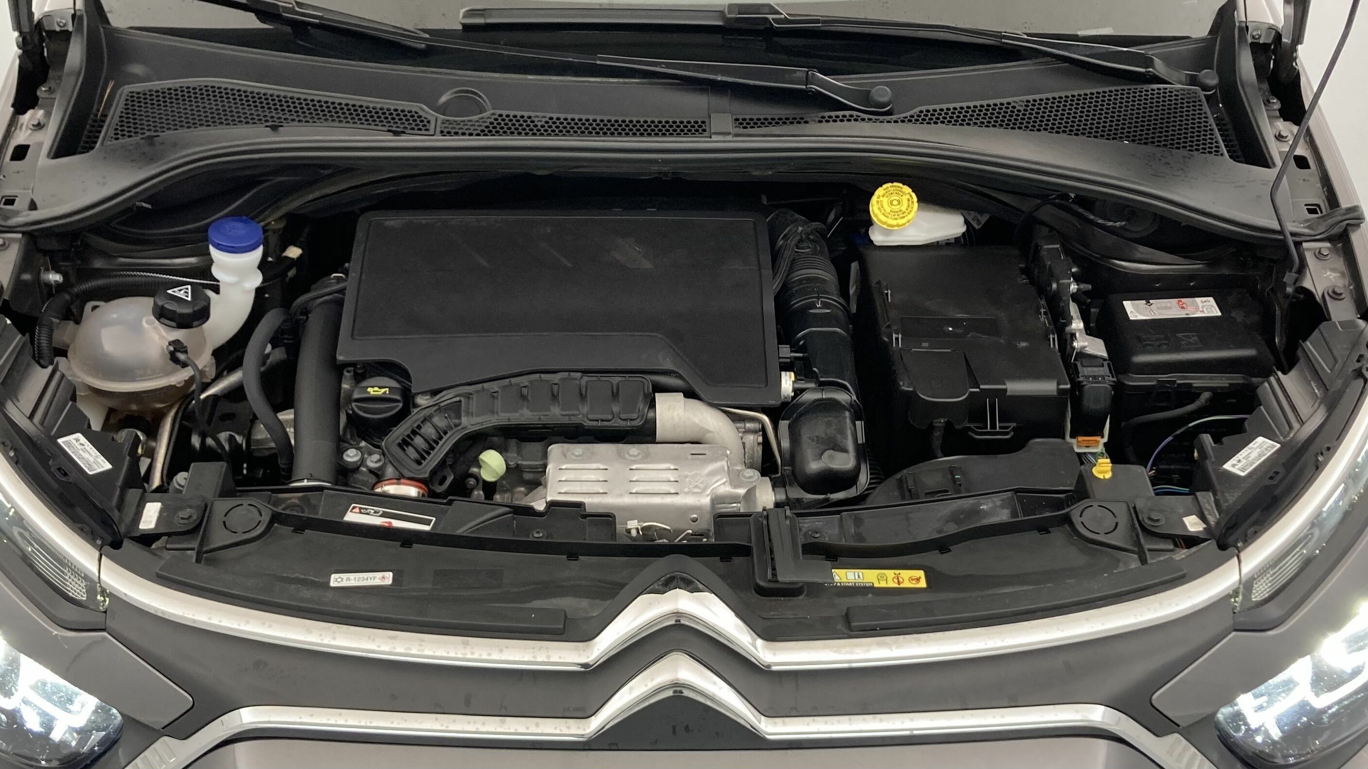 citroen c3 shine 1.2 PURETECH 110 EAT 2023 gris platino / negro 18