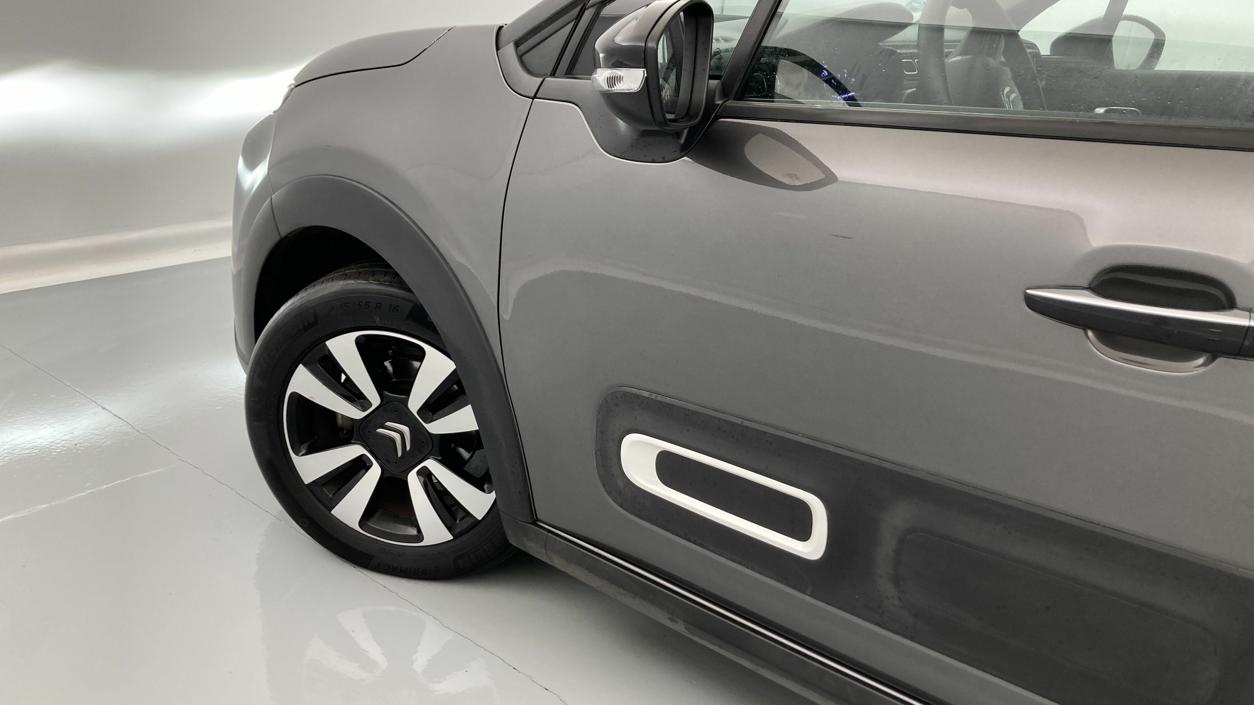 citroen c3 shine 1.2 PURETECH 110 EAT 2023 gris platino / negro 21