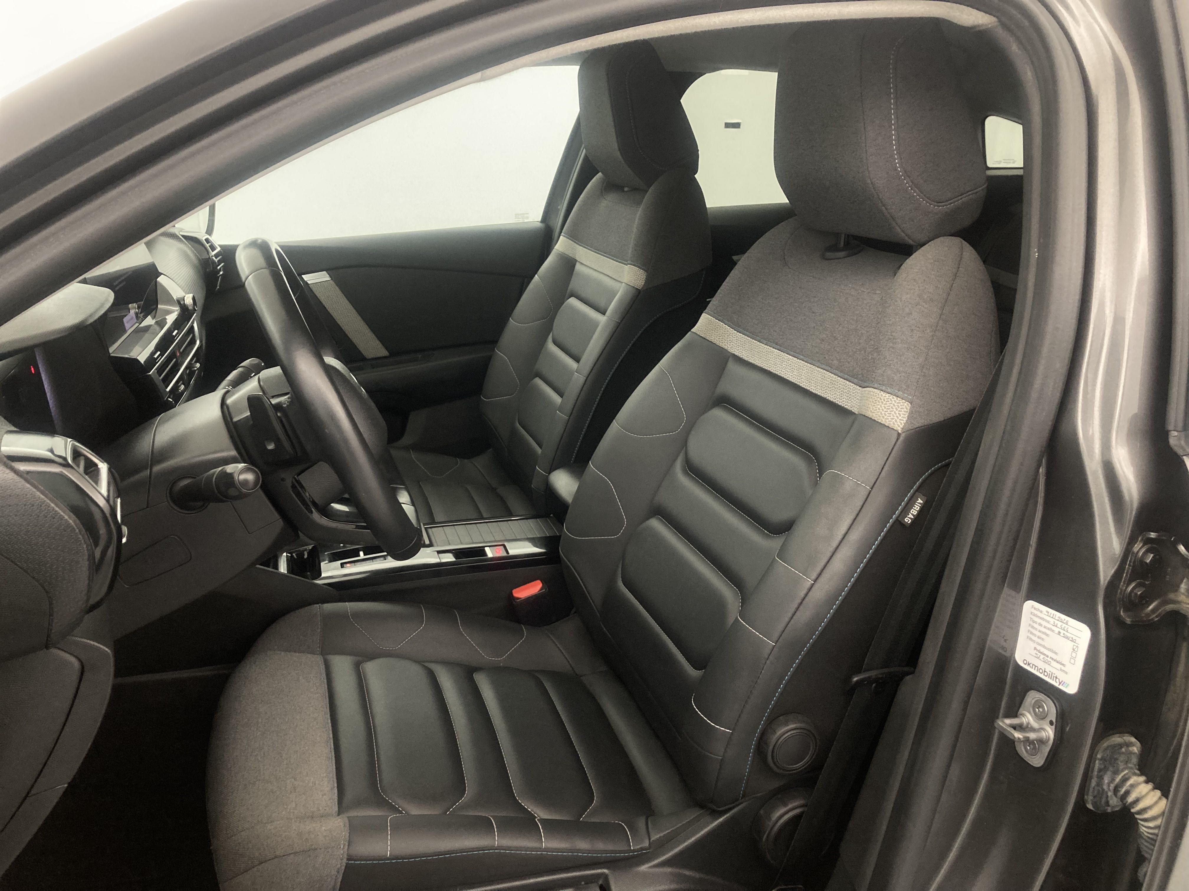 citroen c4 shine 1.2 PURETECH 130 EAT 2023 gris platino 17