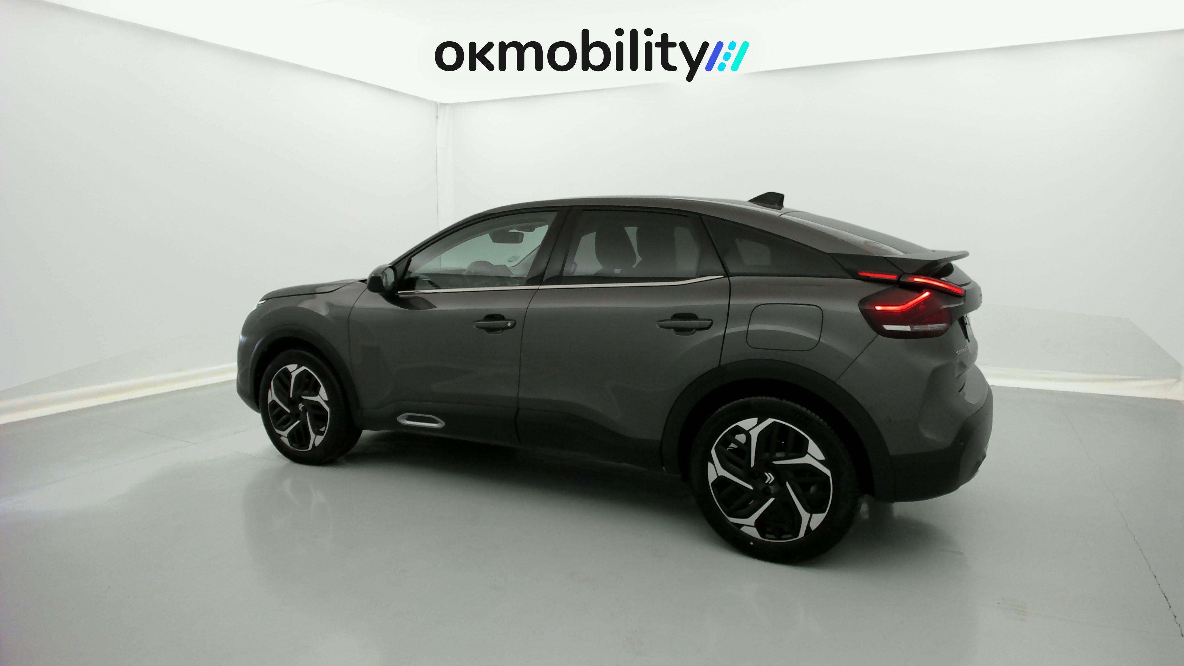 citroen c4 shine 1.2 PURETECH 130 EAT 2023 gris platino 8