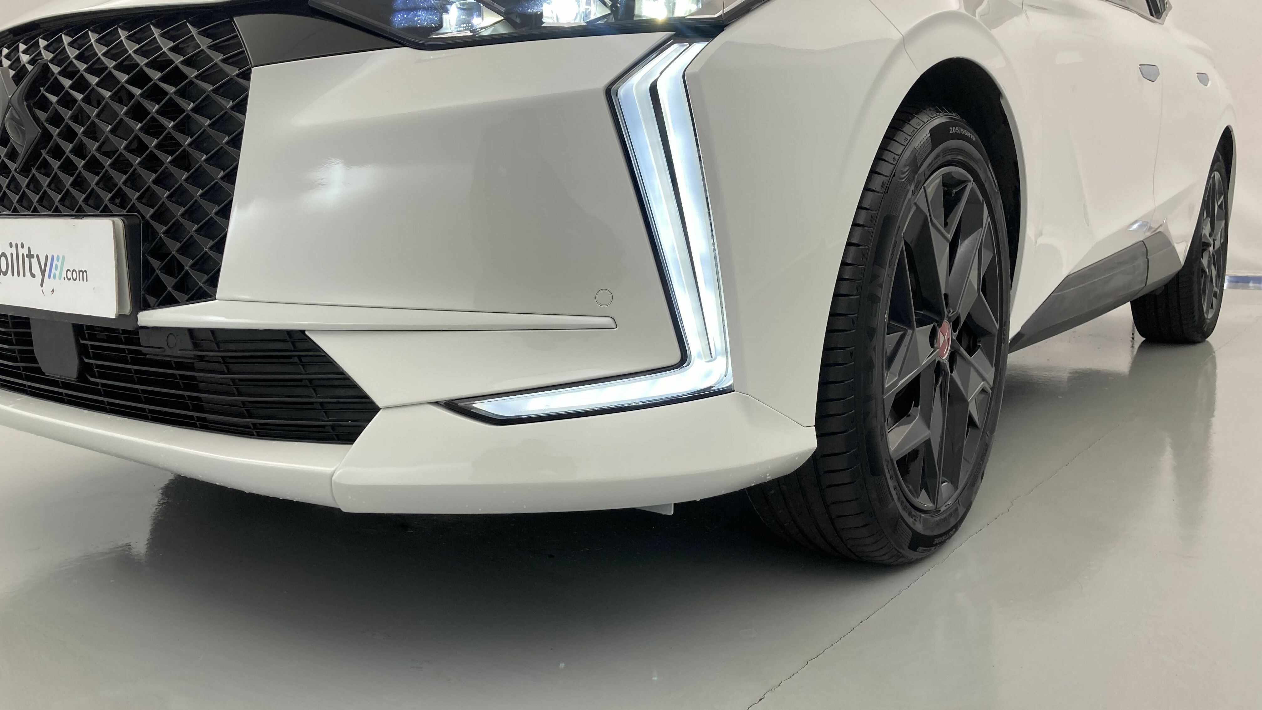 ds ds4 performance line + E-TENSE 225 CA 2023 blanco nacarado 27