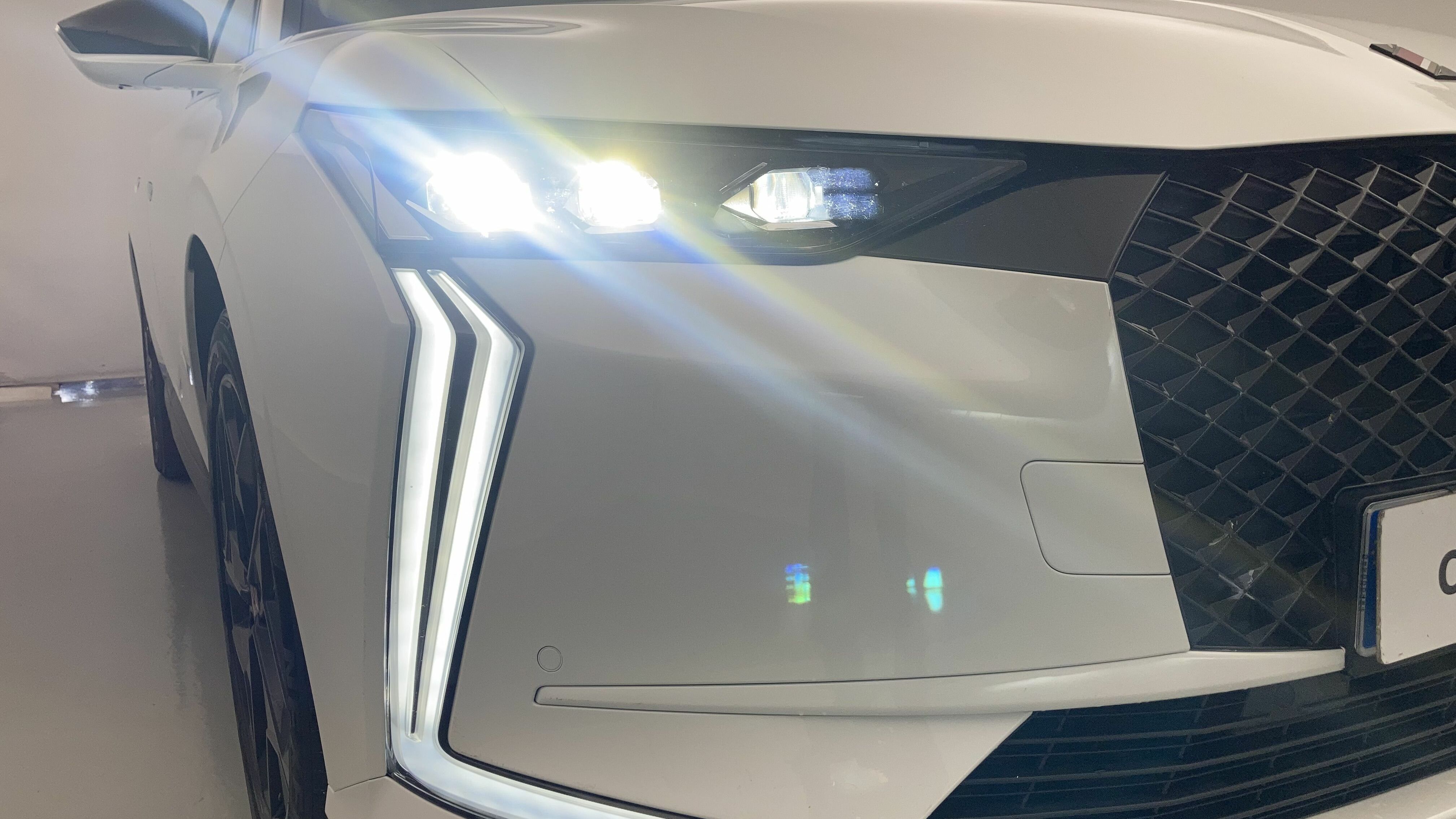 ds ds4 performance line + E-TENSE 225 CA 2023 blanco nacarado 30