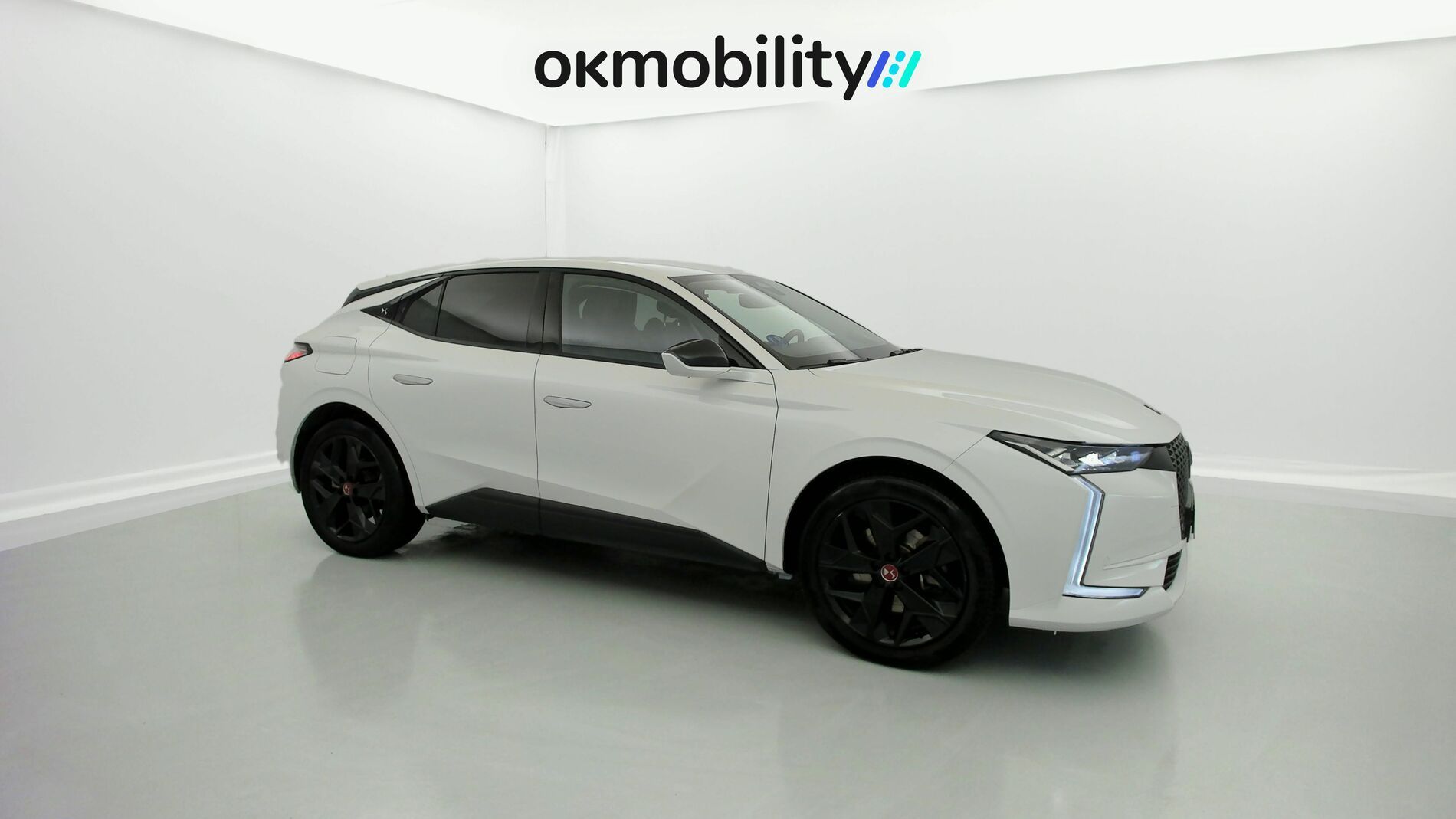 ds ds4 performance line + E-TENSE 225 CA 2023 blanco nacarado 2