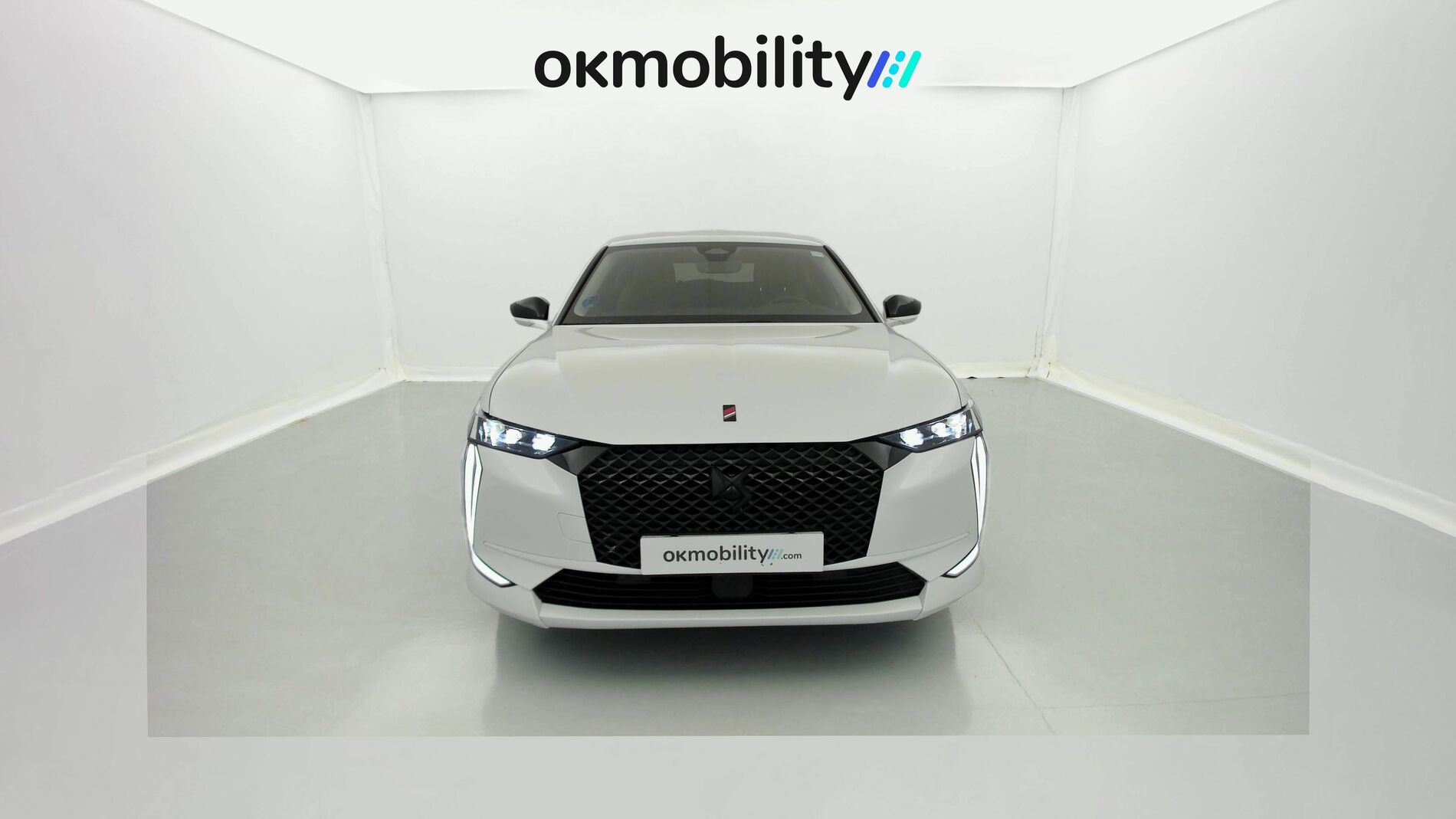 ds ds4 performance line + E-TENSE 225 CA 2023 blanco nacarado 4