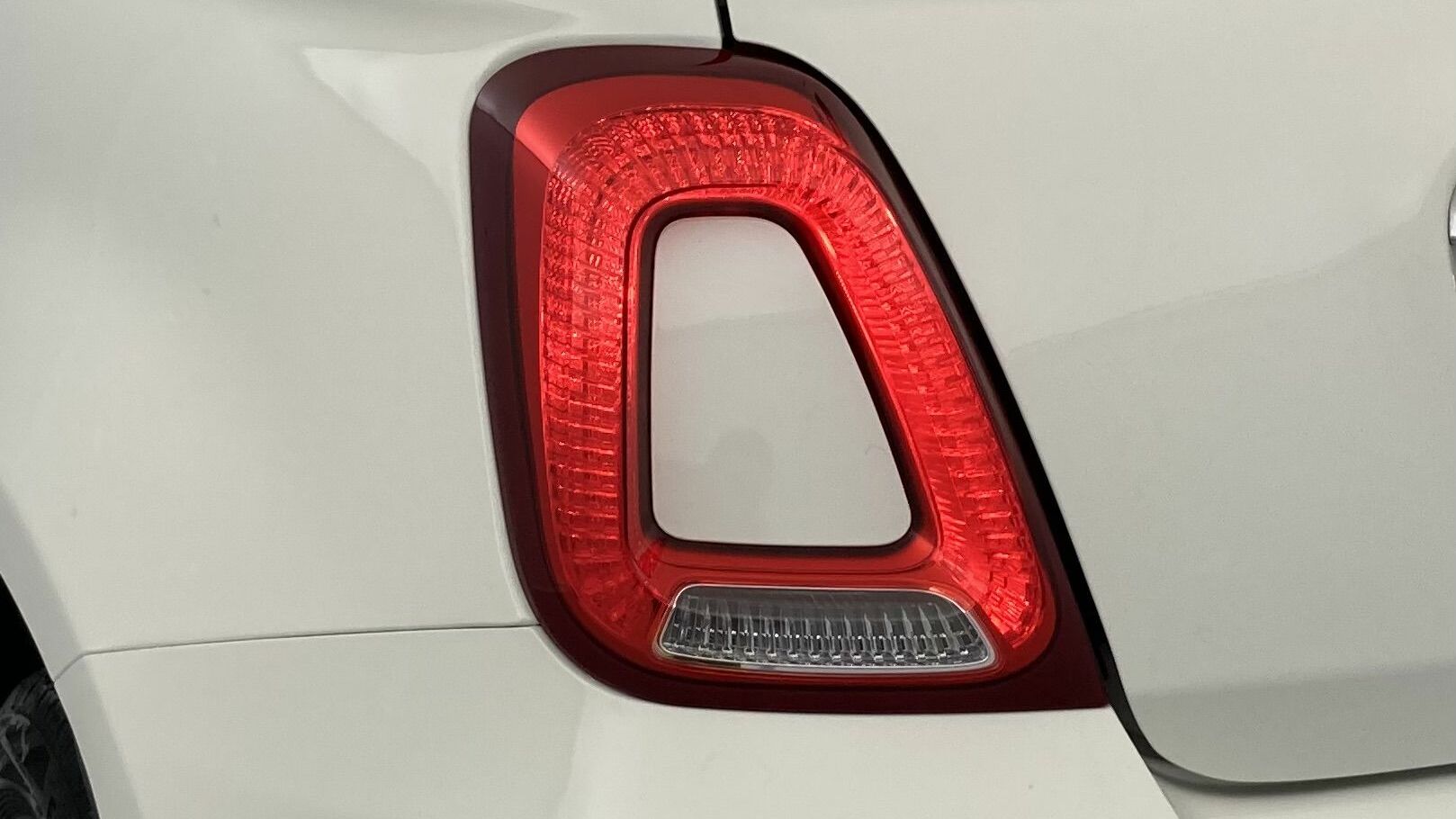 fiat 500 dolcevita 1.0 HYBRID 70 MHEV 2022 blanco gelato 30