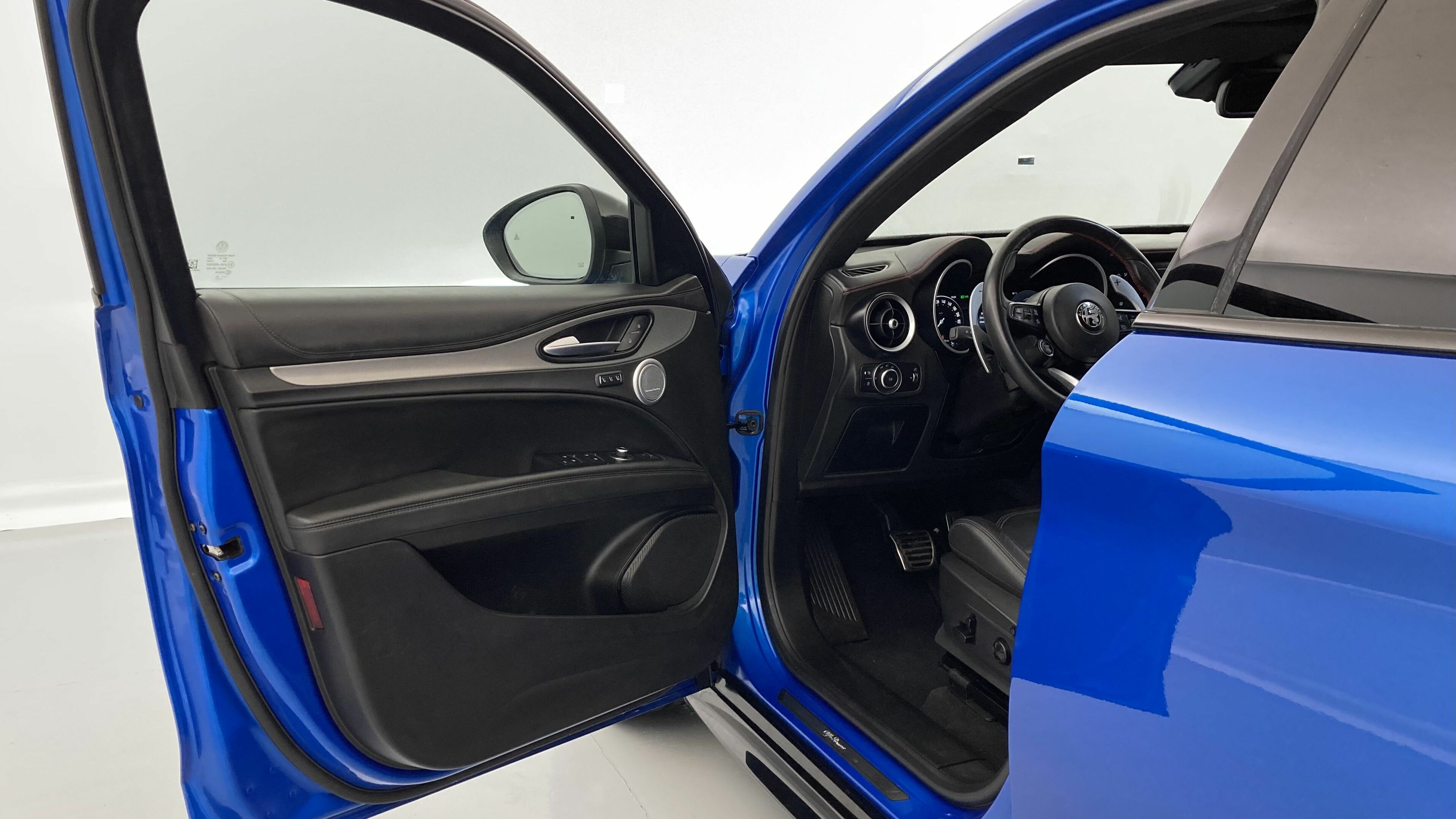 alfa romeo stelvio competizione 2.0 TURBO 280 AWD CA 2023 azul misano 14