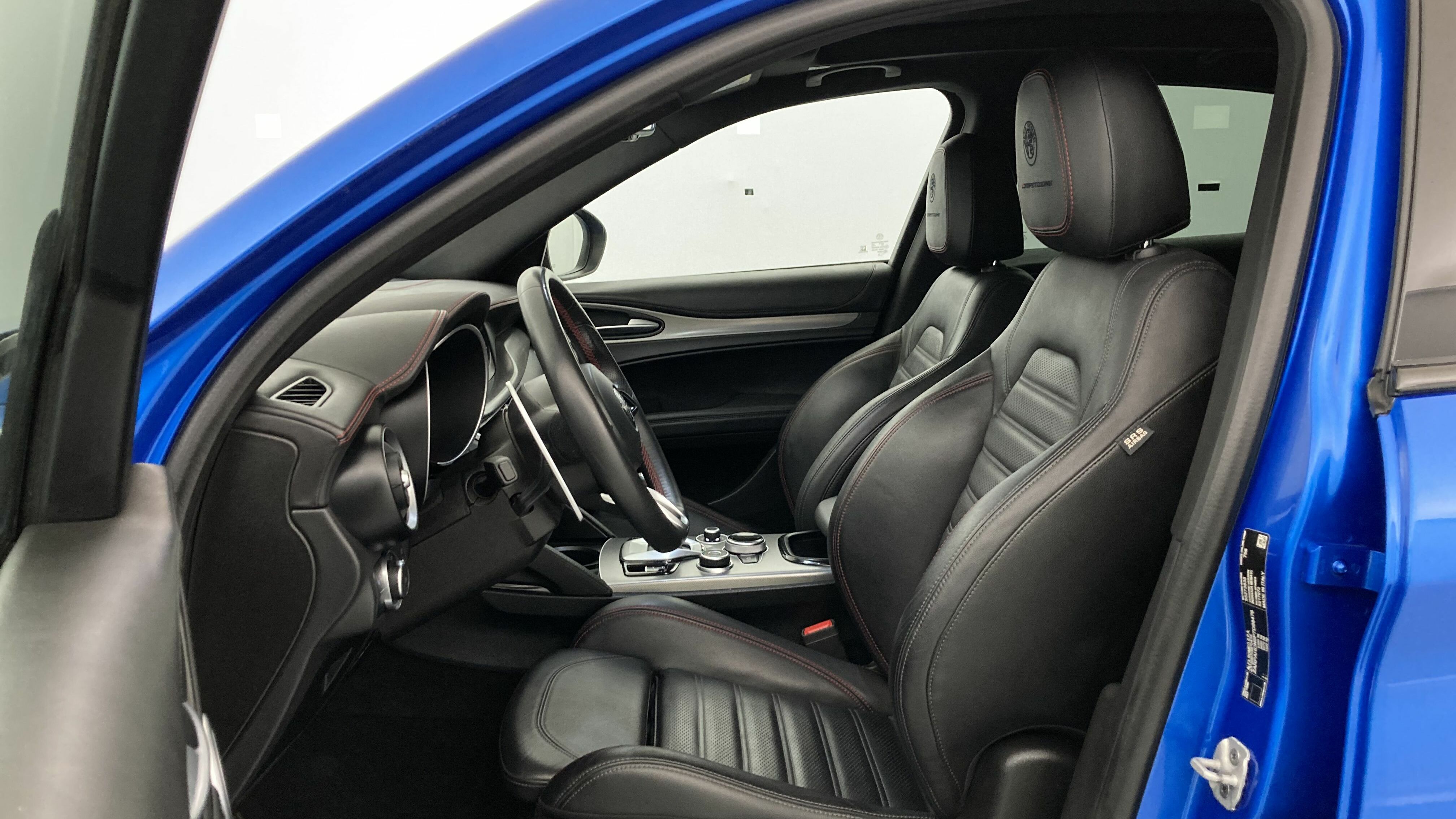 alfa romeo stelvio competizione 2.0 TURBO 280 AWD CA 2023 azul misano 15