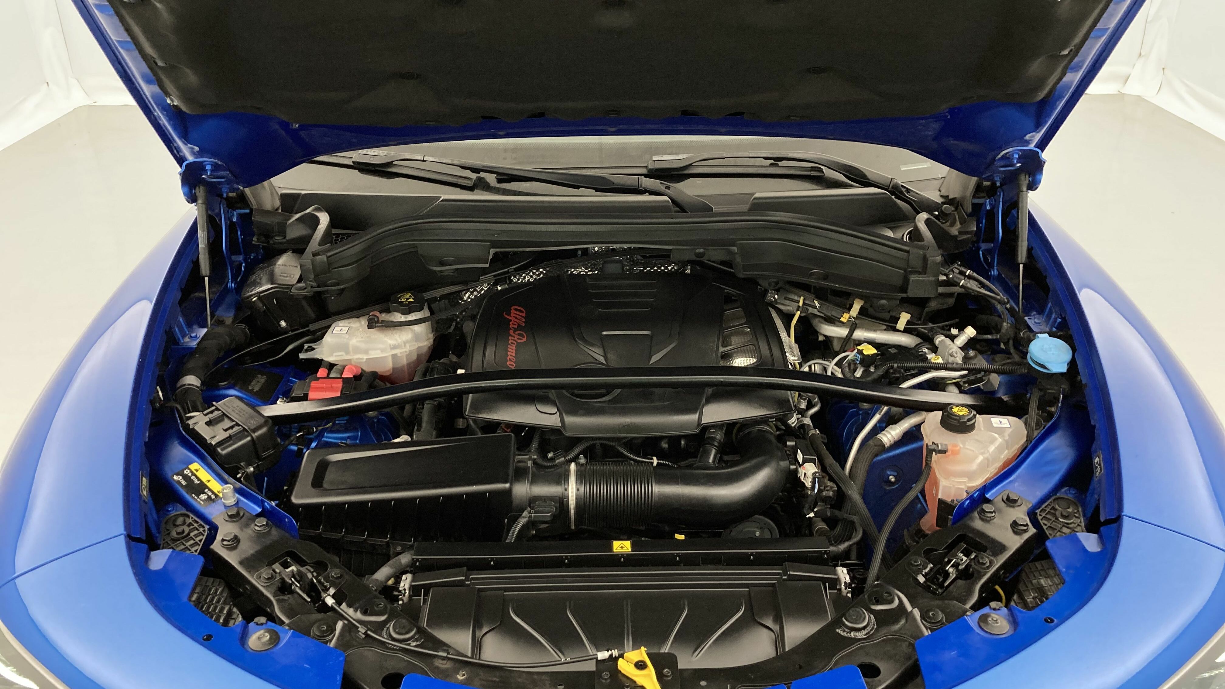 alfa romeo stelvio competizione 2.0 TURBO 280 AWD CA 2023 azul misano 26