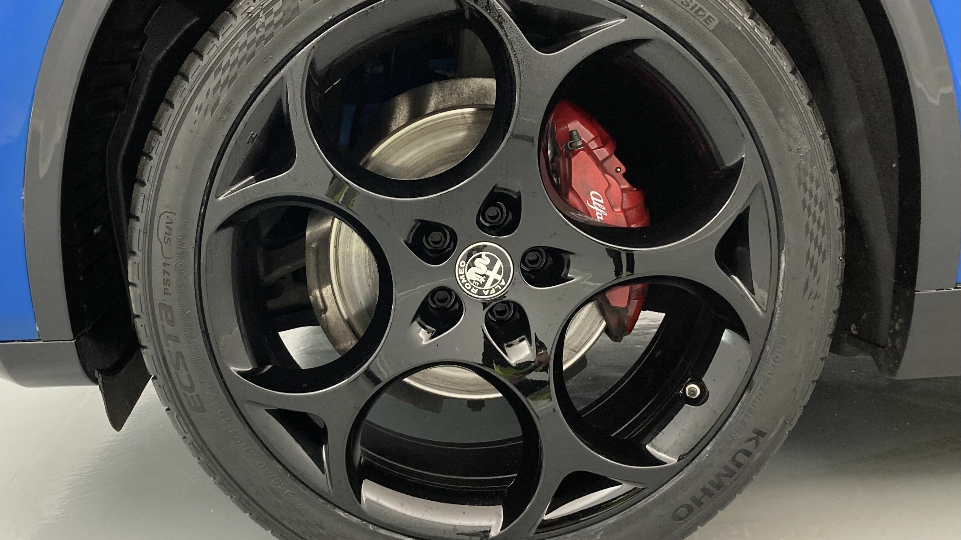 alfa romeo stelvio competizione 2.0 TURBO 280 AWD CA 2023 azul misano 28