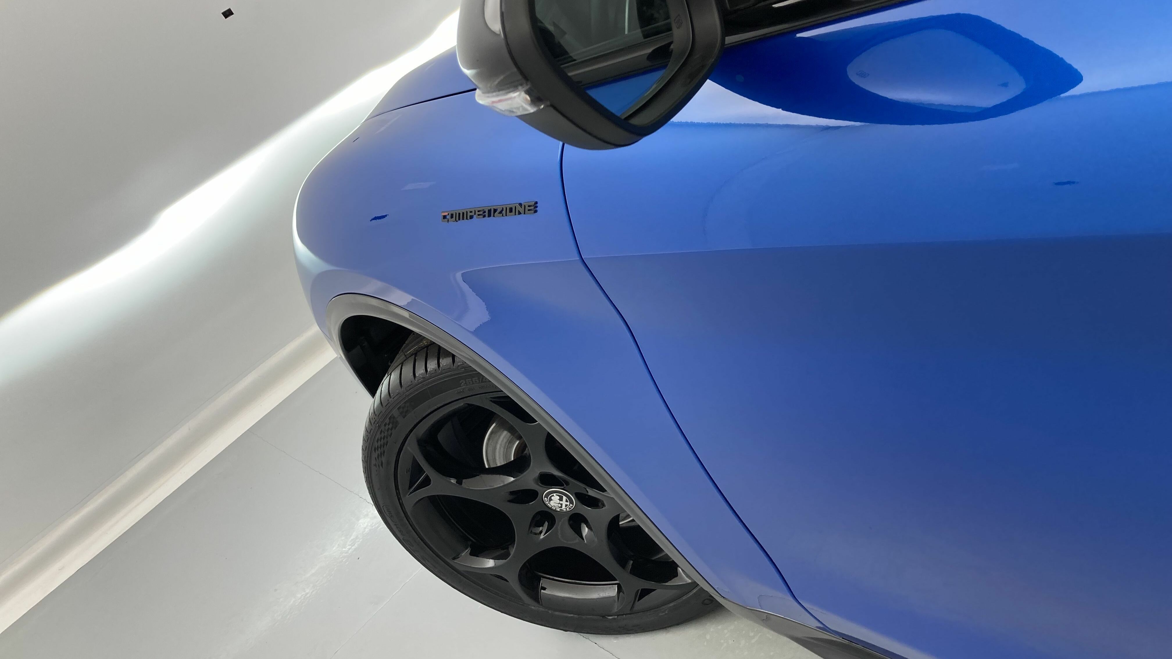 alfa romeo stelvio competizione 2.0 TURBO 280 AWD CA 2023 azul misano 29